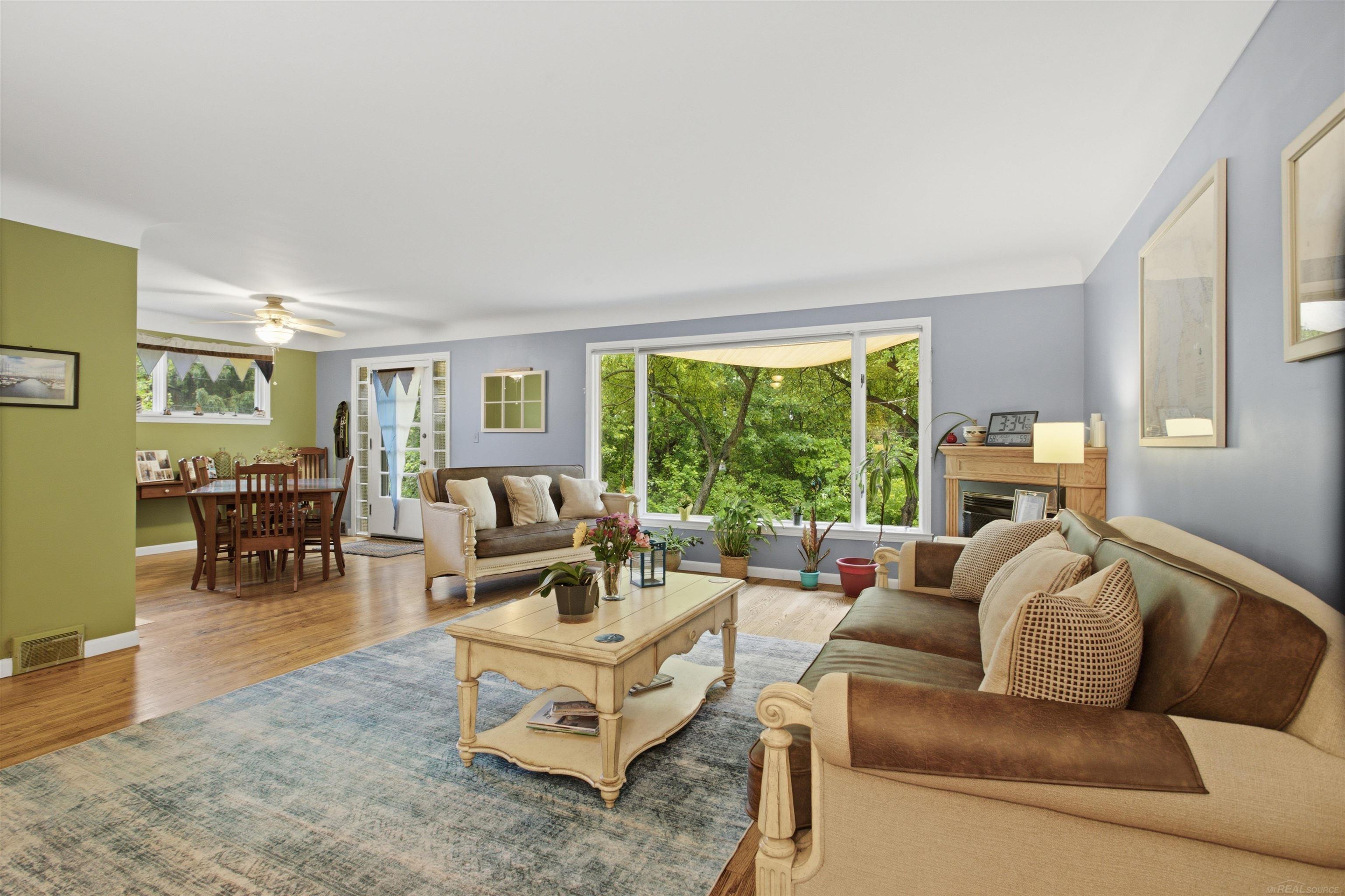 728 Lakeview Drive
