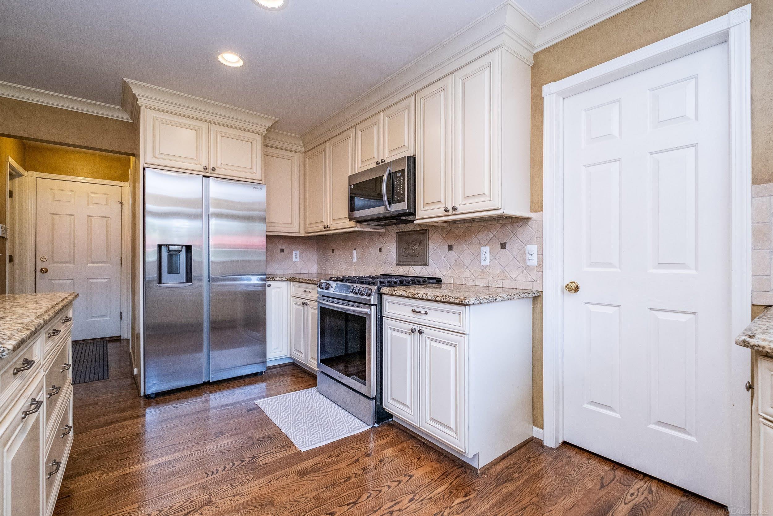19573 Tanglewood Circle