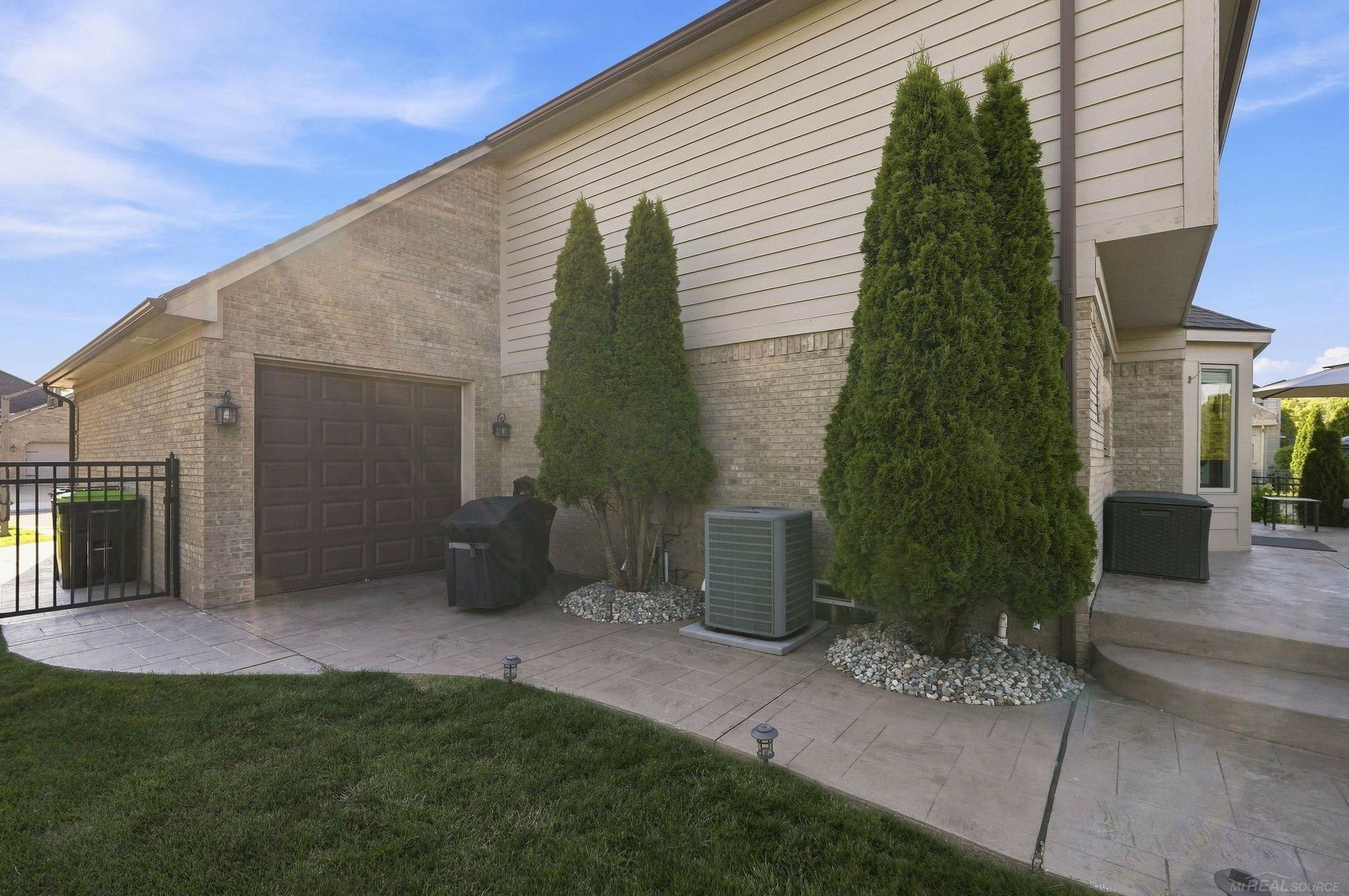 51880 Black Hills Lane
