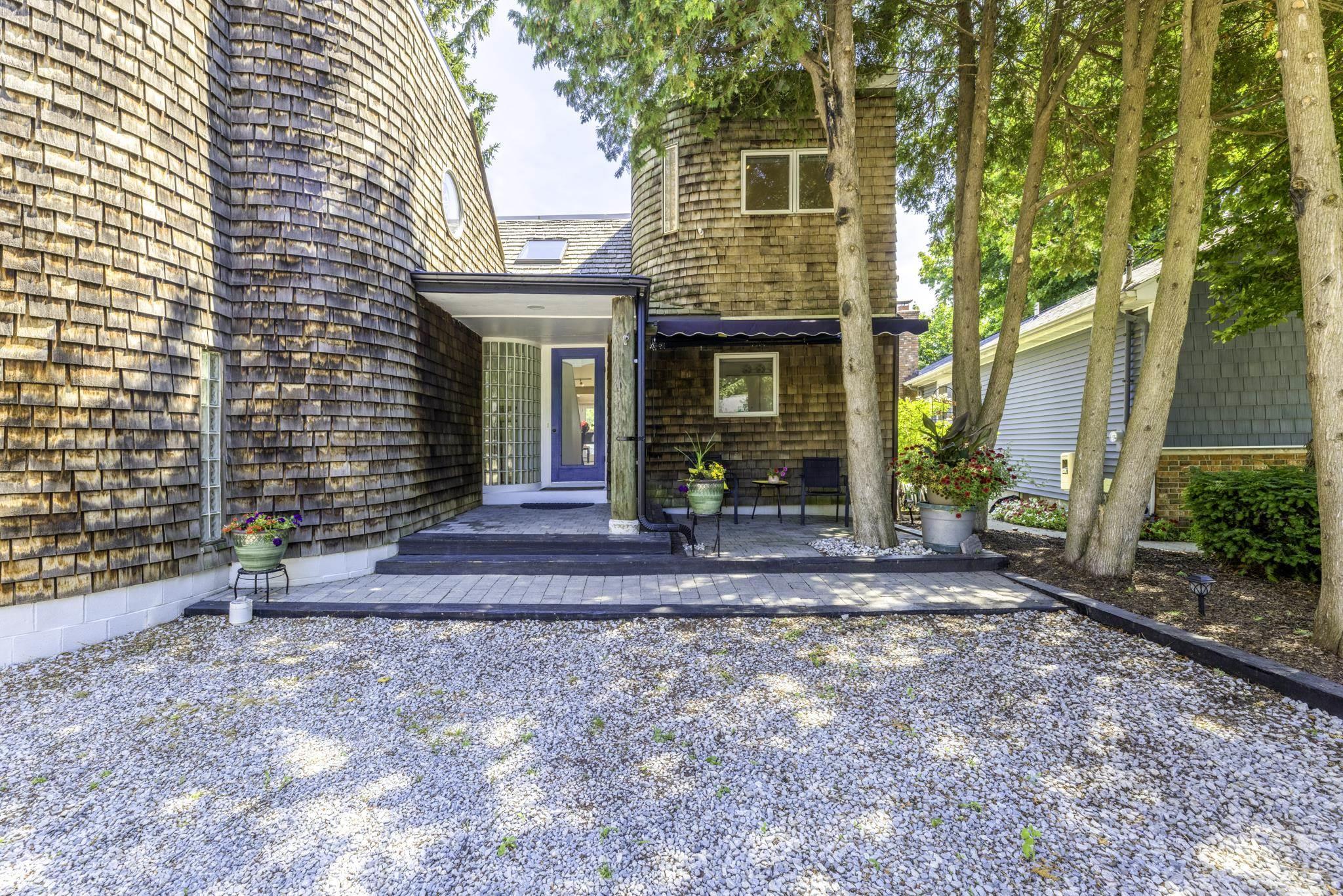 5397 Dallas Street