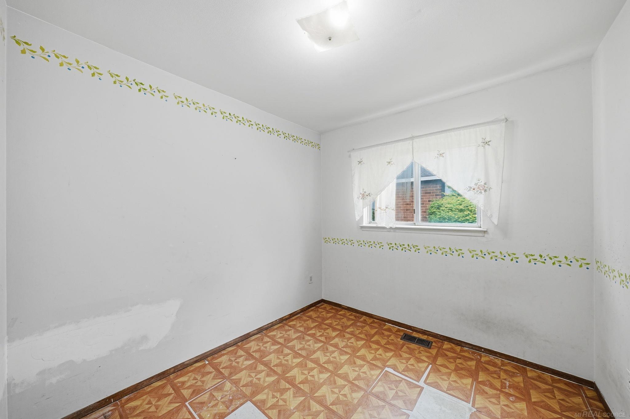 1069 Urbancrest Drive