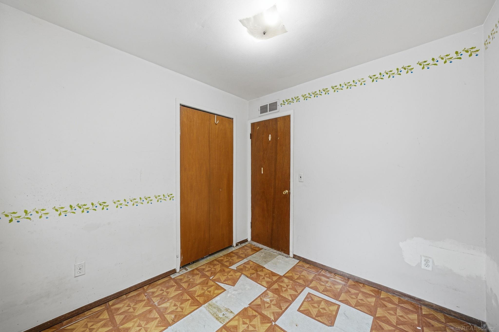 1069 Urbancrest Drive