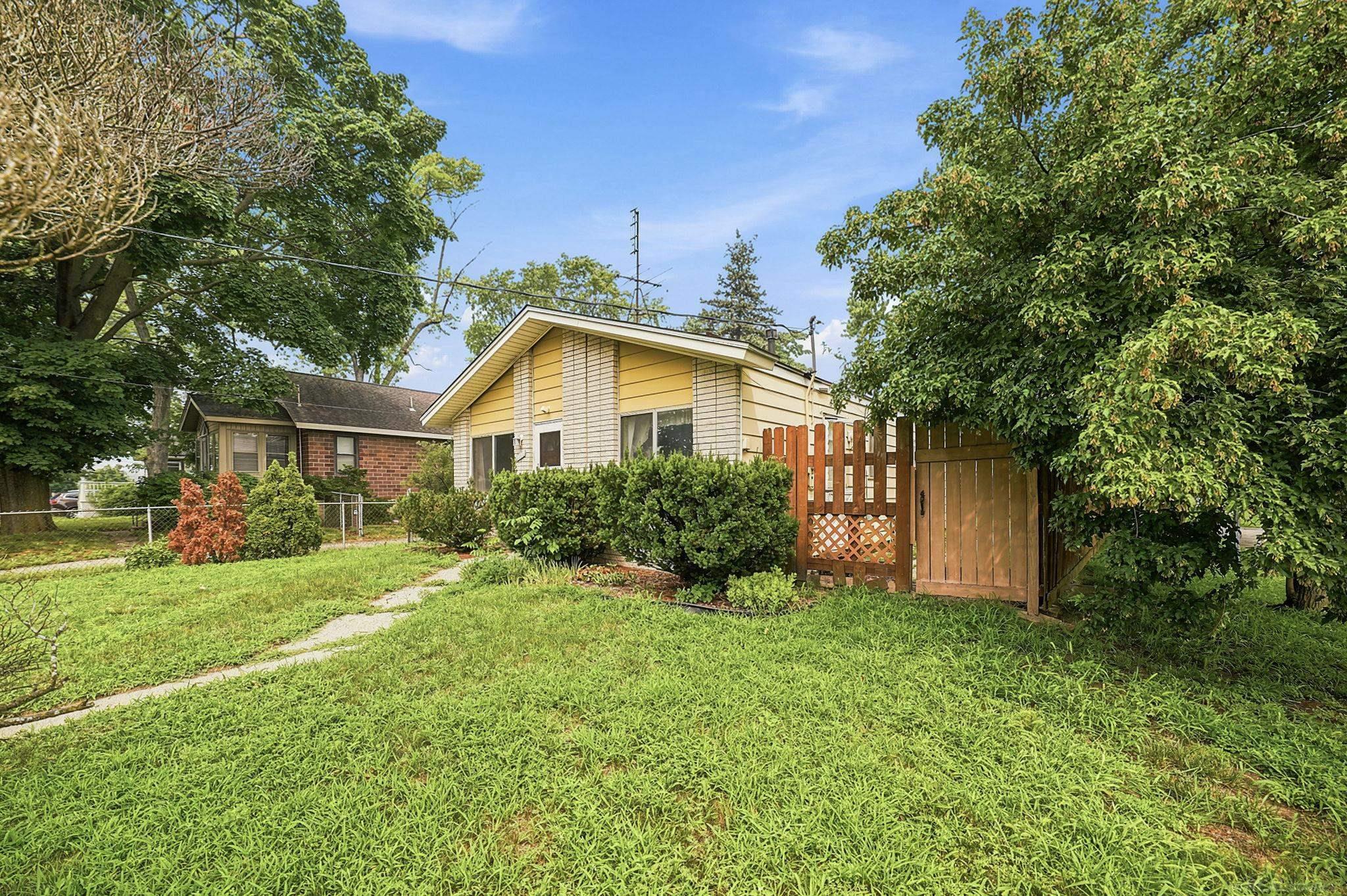 1069 Urbancrest Drive