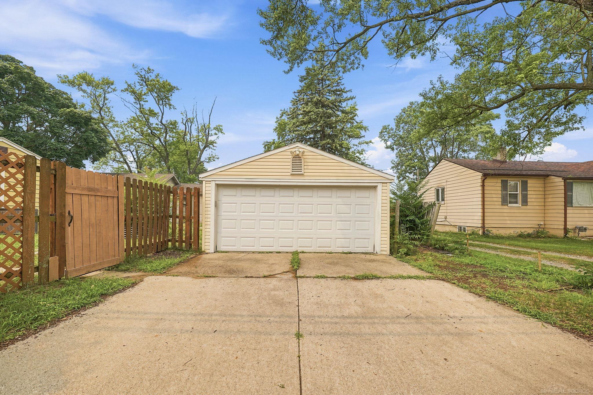 1069 Urbancrest Drive