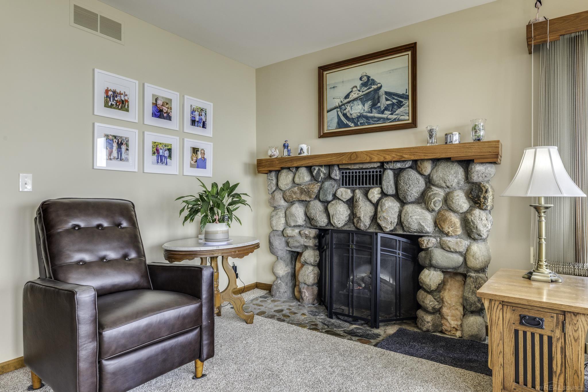 7769 Lakeview Drive