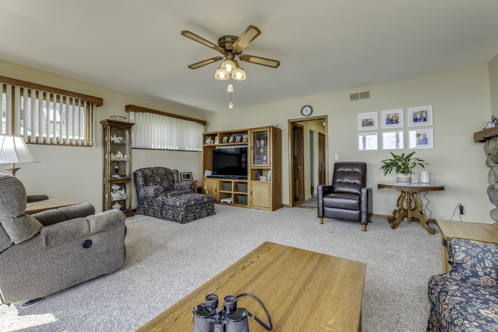 7769 Lakeview Drive