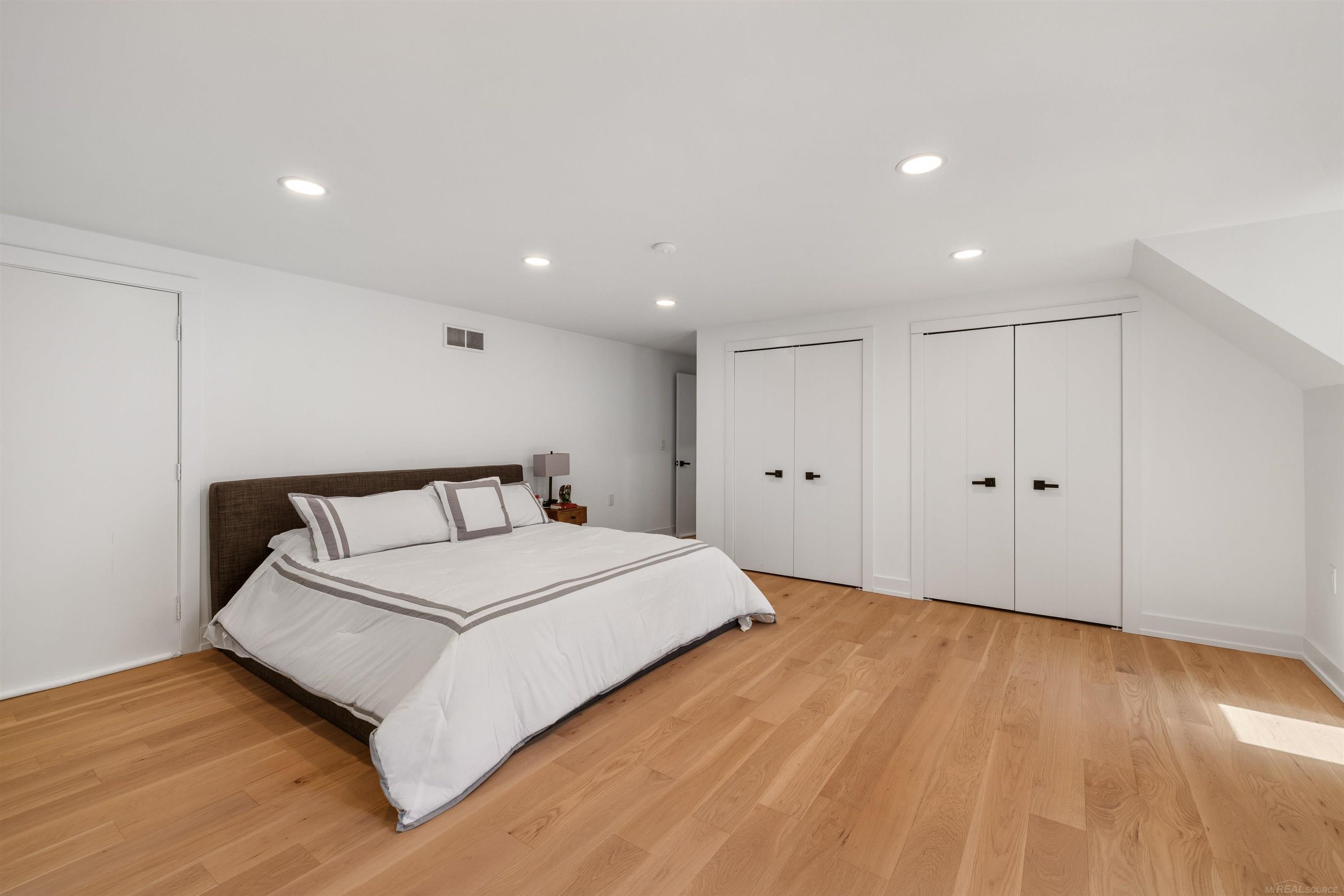 300 Camelot Way