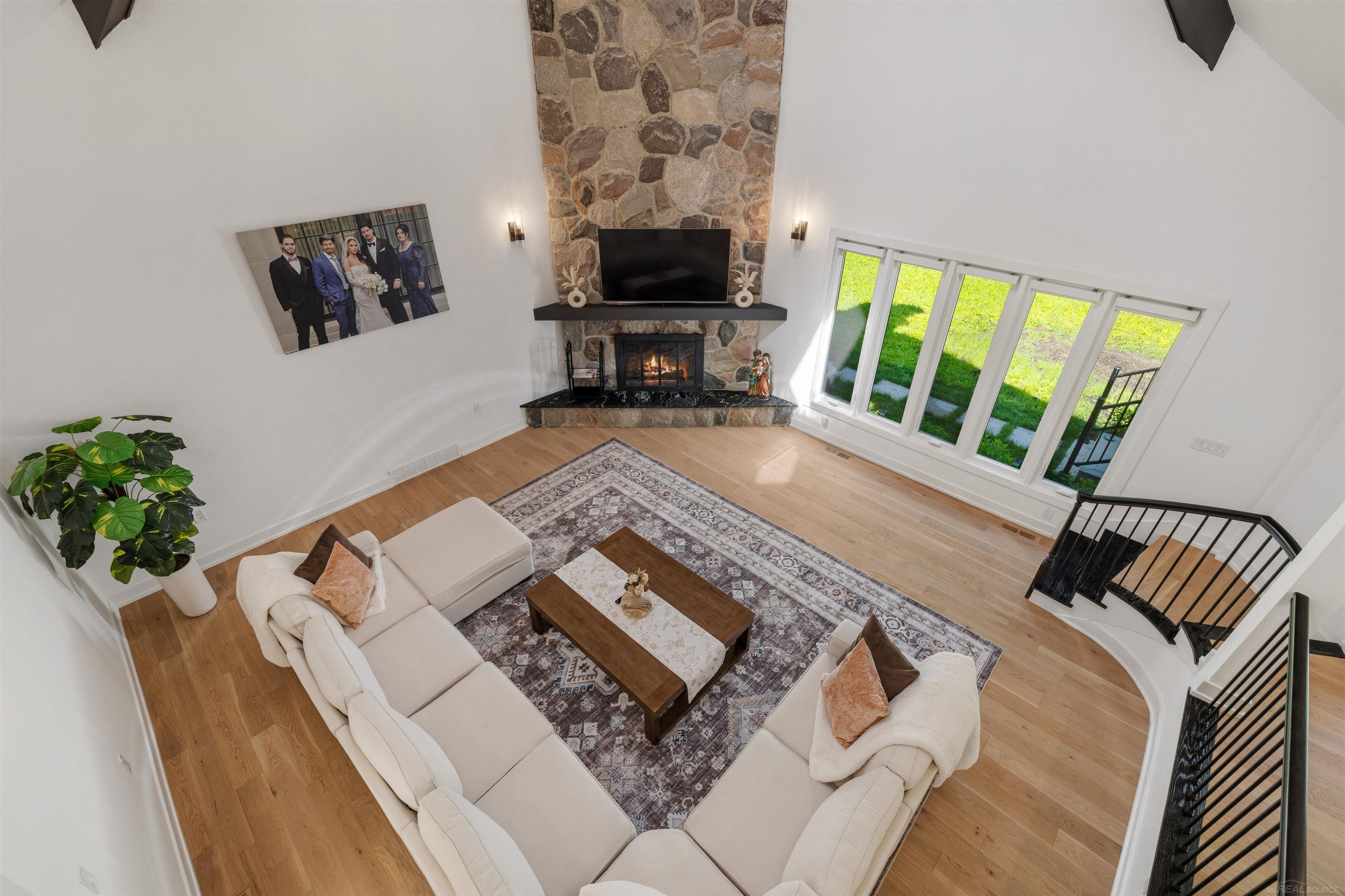 300 Camelot Way