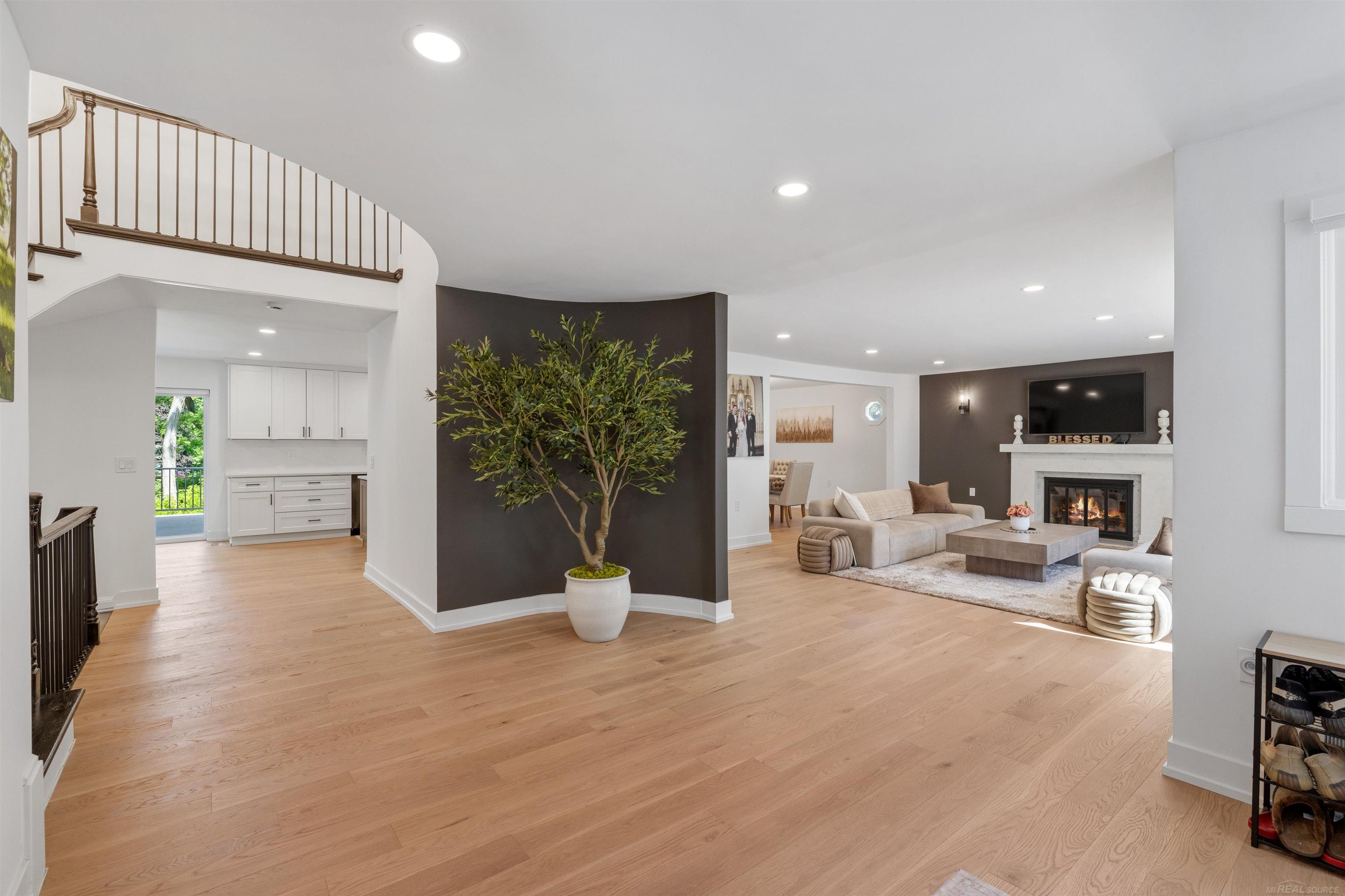 300 Camelot Way