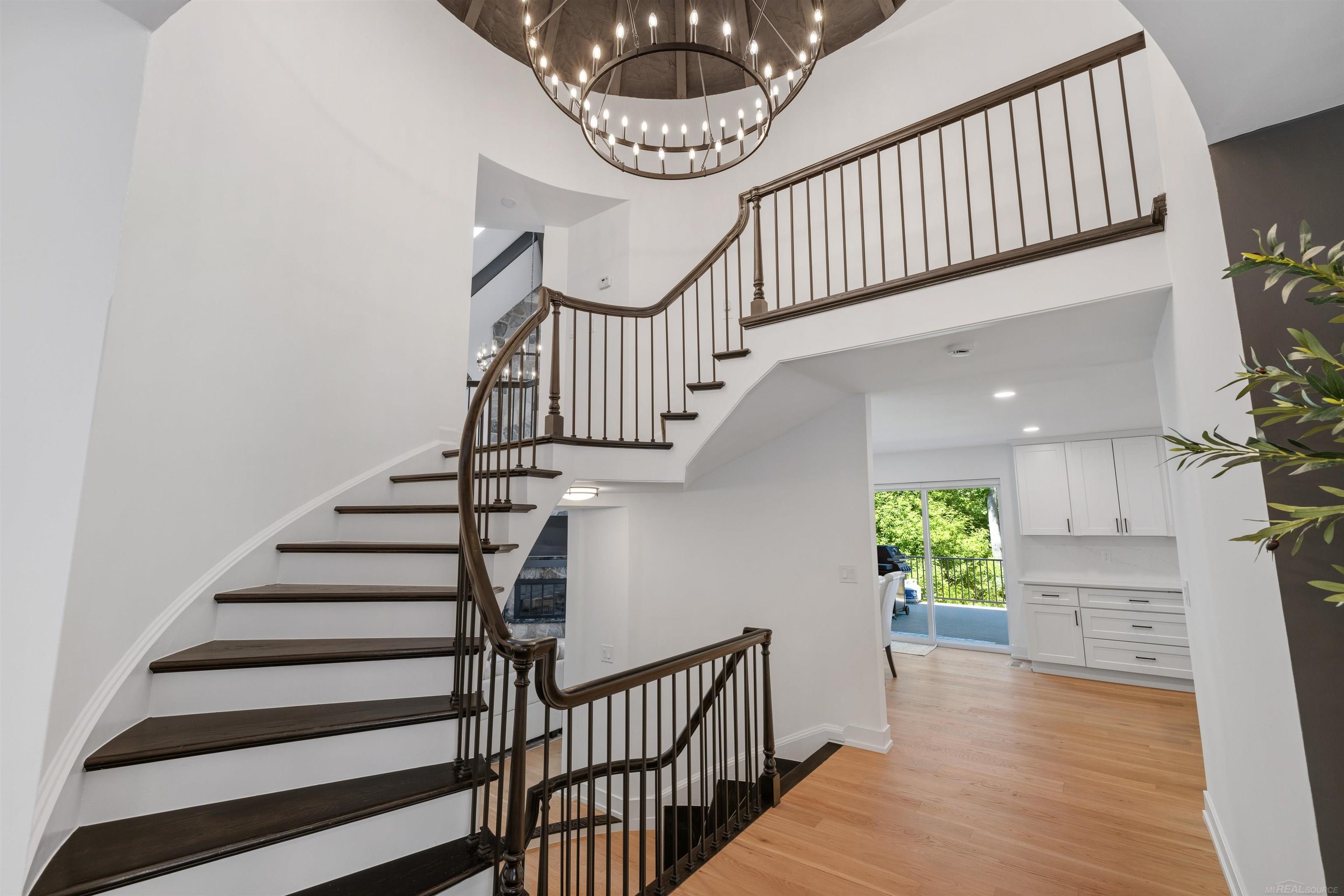 300 Camelot Way