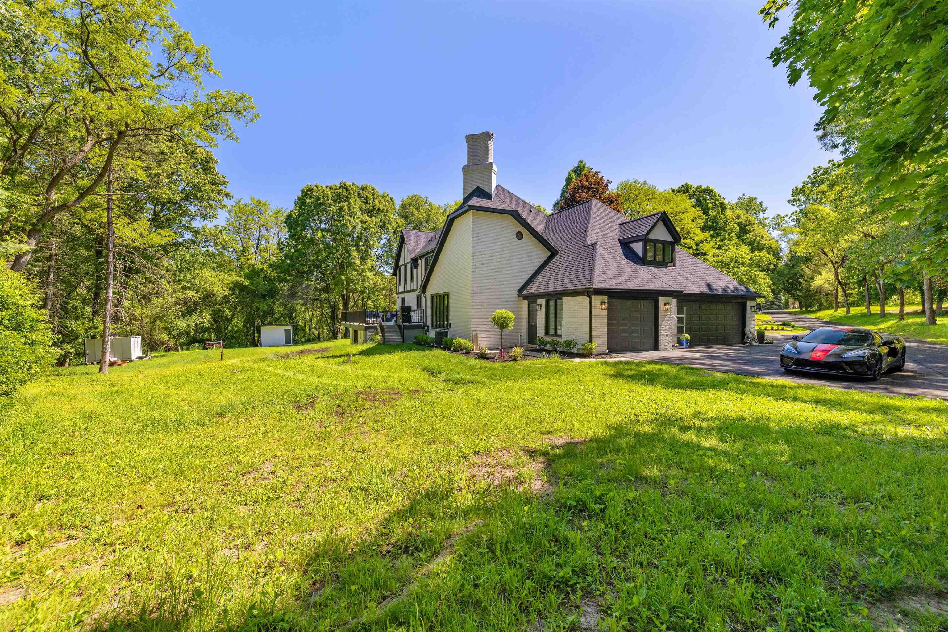 300 Camelot Way