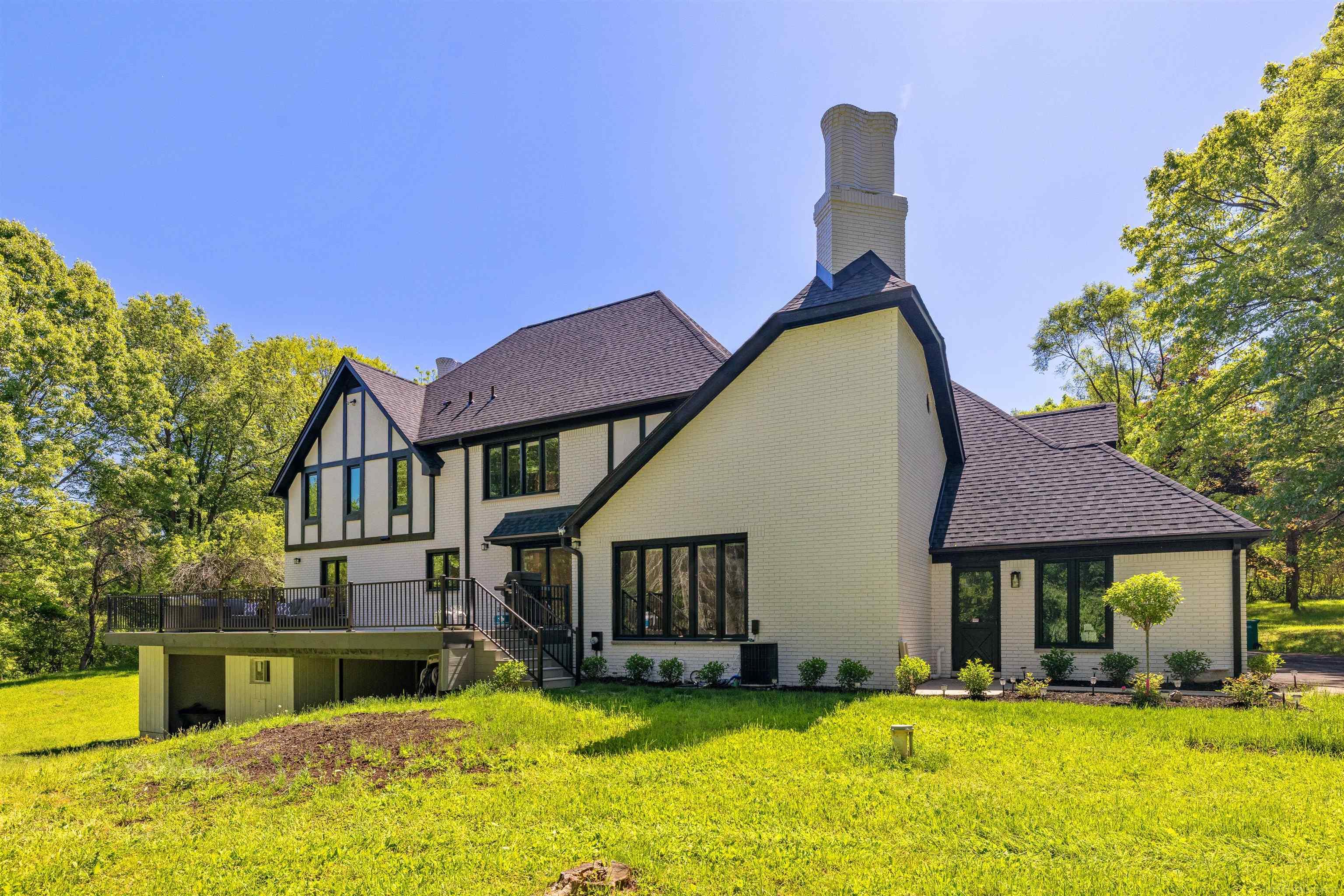 300 Camelot Way