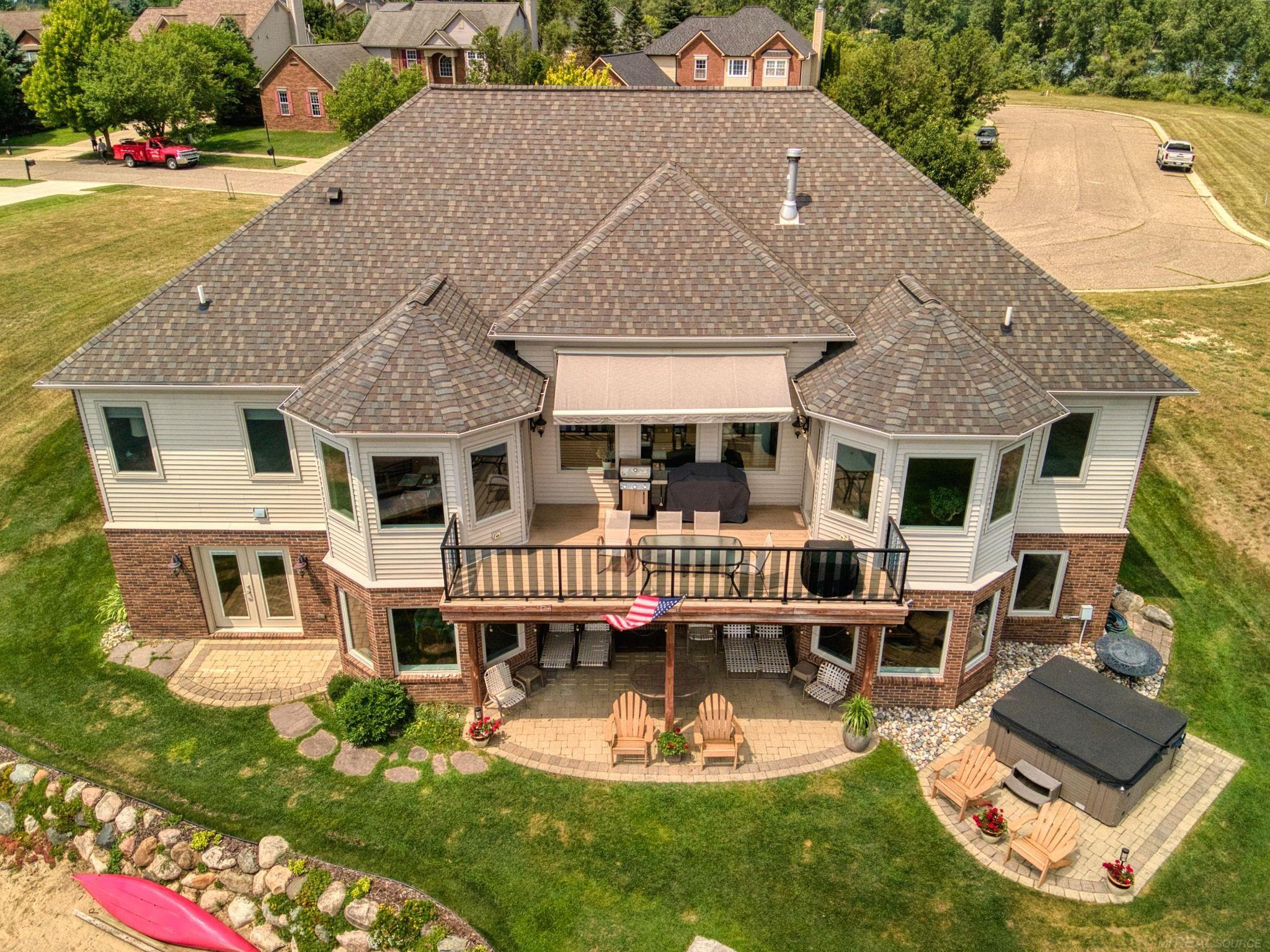 750 Bay Pointe Drive