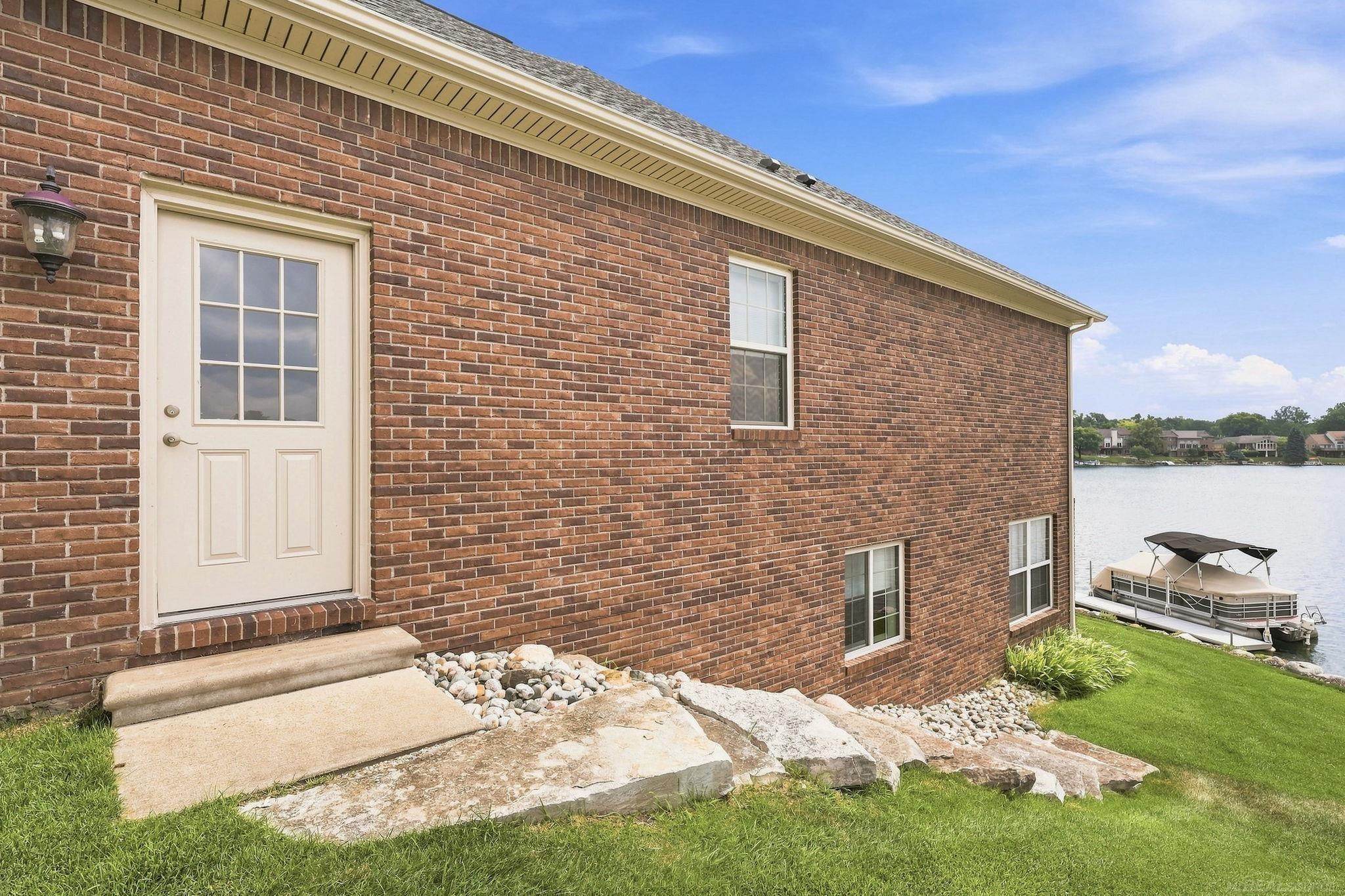 750 Bay Pointe Drive