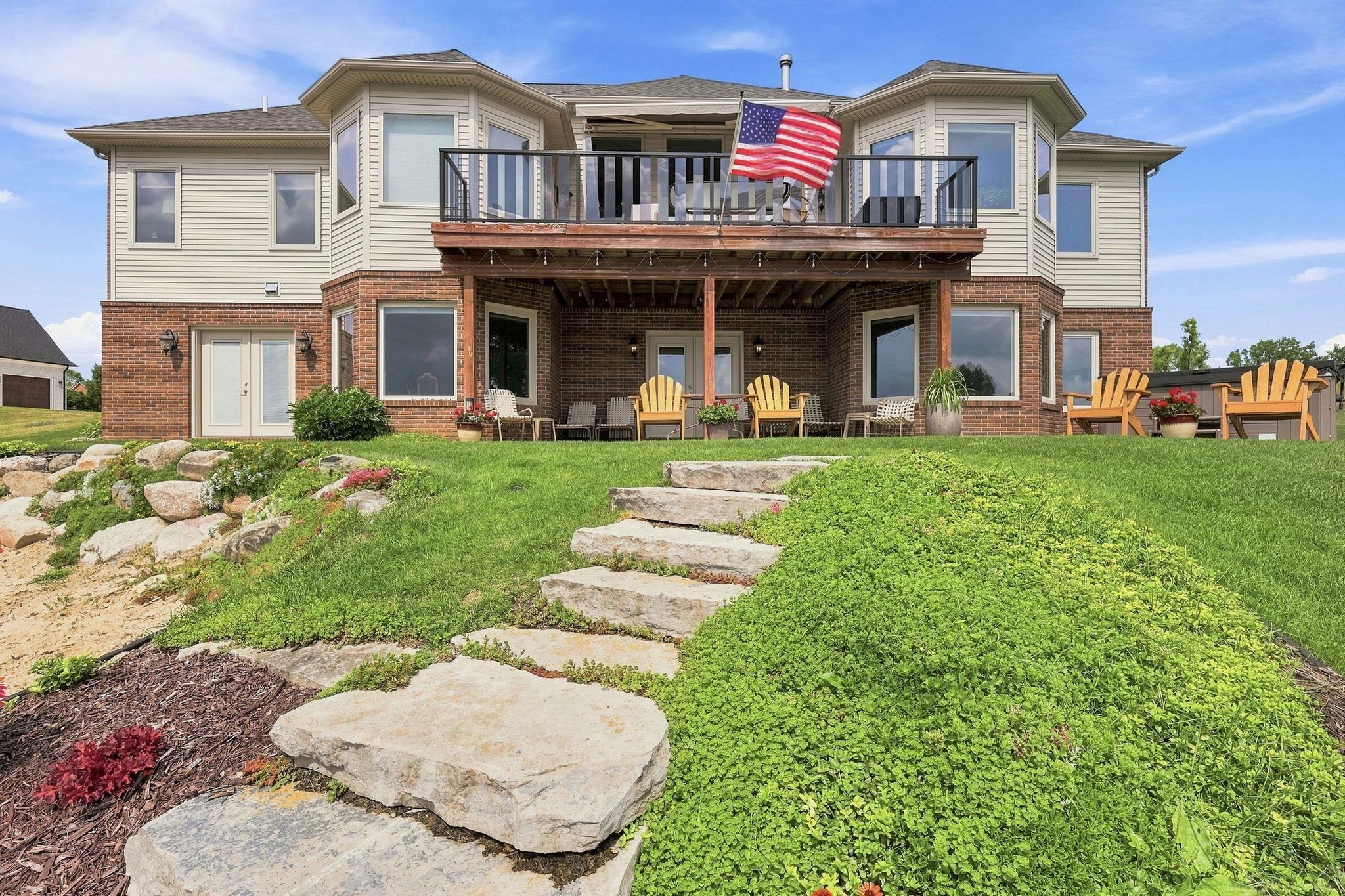 750 Bay Pointe Drive