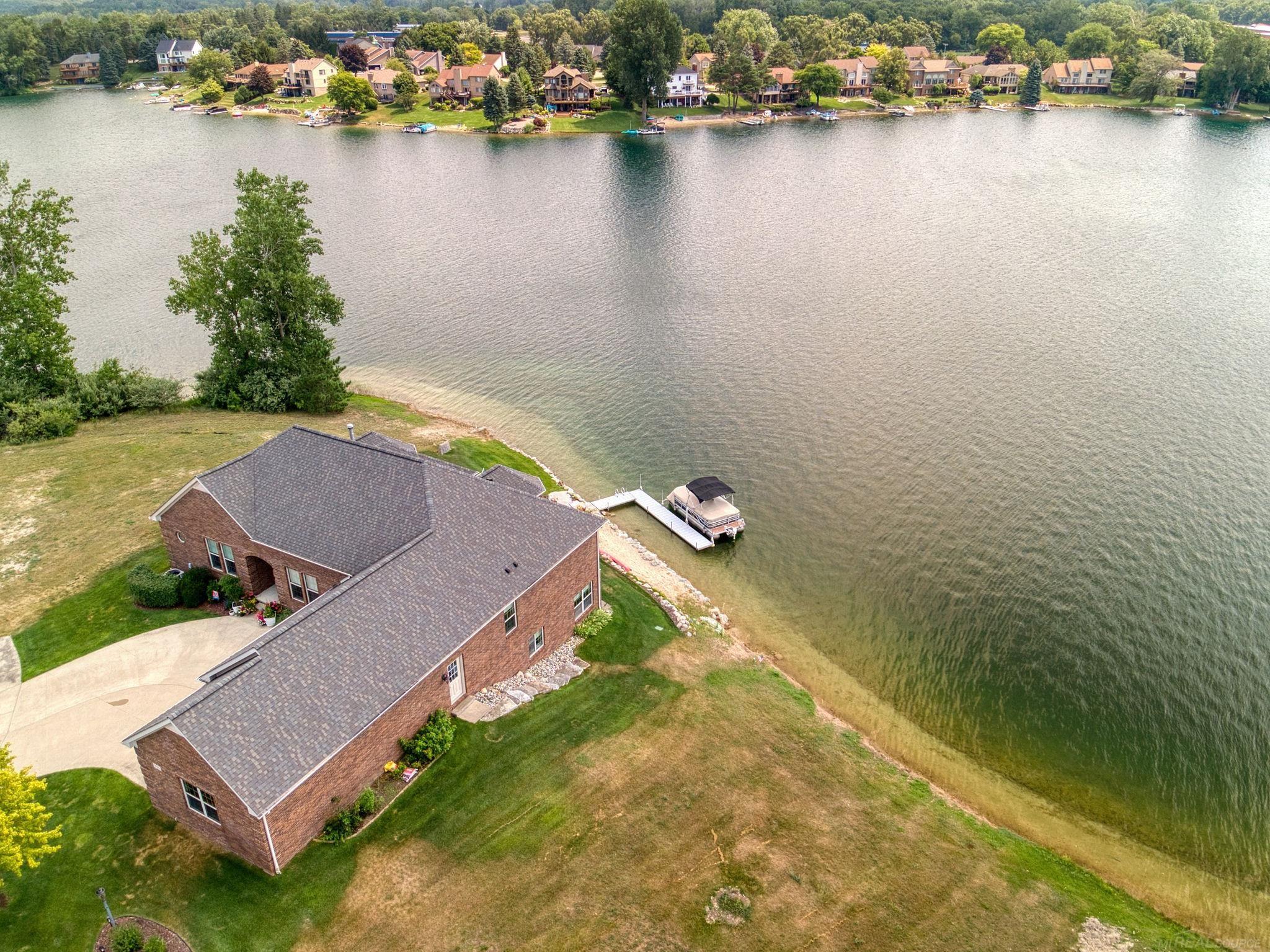 750 Bay Pointe Drive