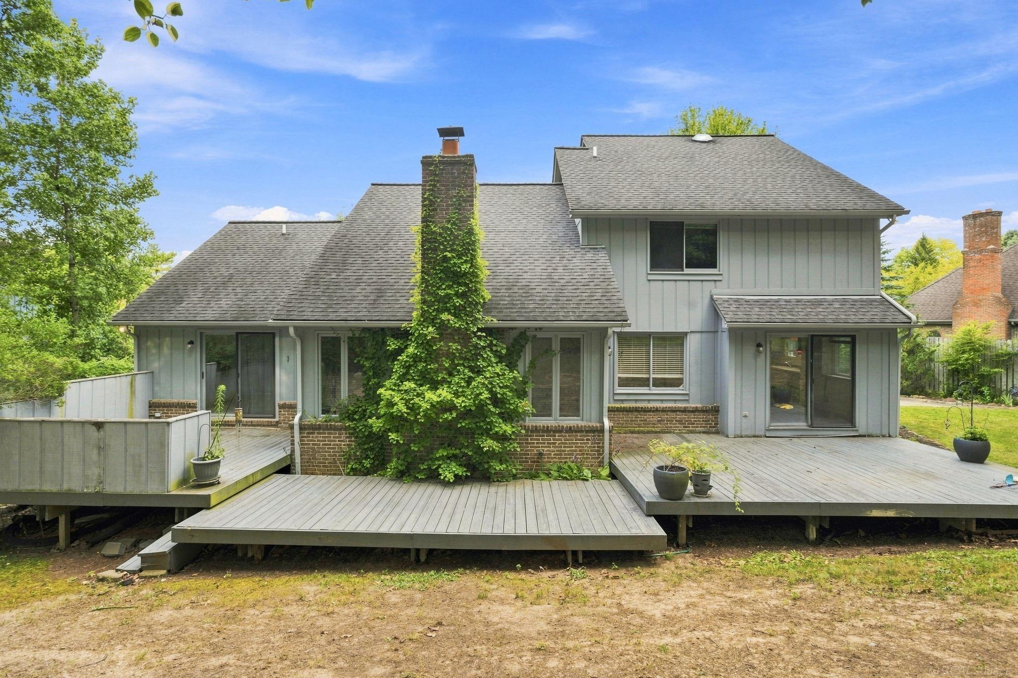 1085 Bear Creek Court