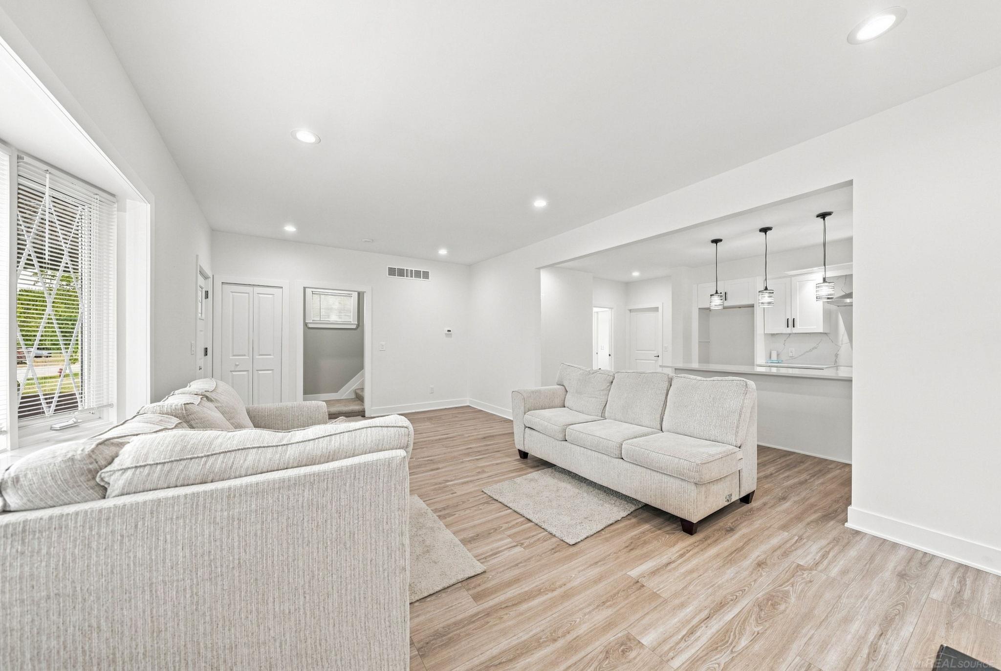 3438 Balfour Road