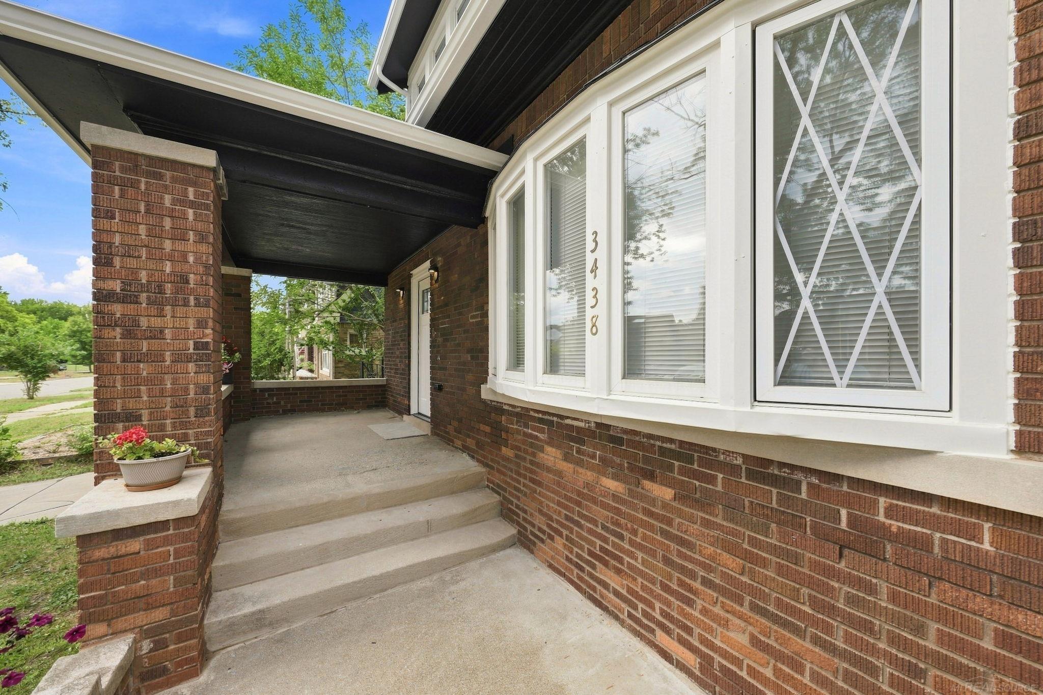 3438 Balfour Road
