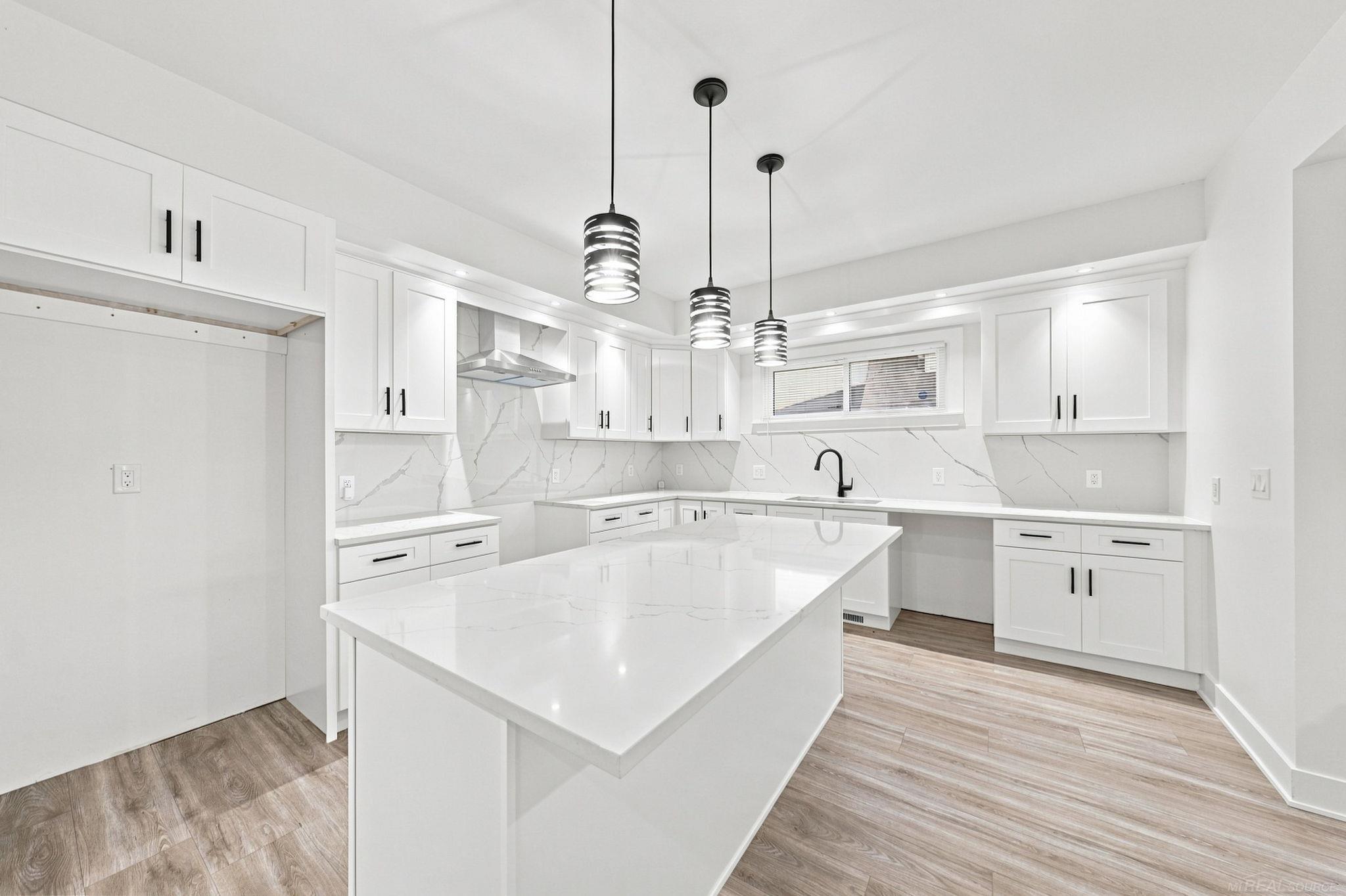 3438 Balfour Road