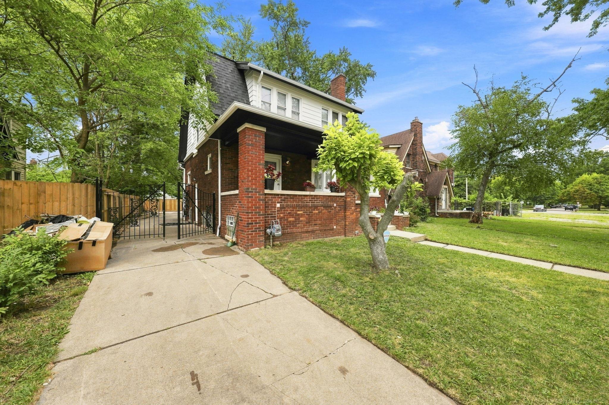 3438 Balfour Road