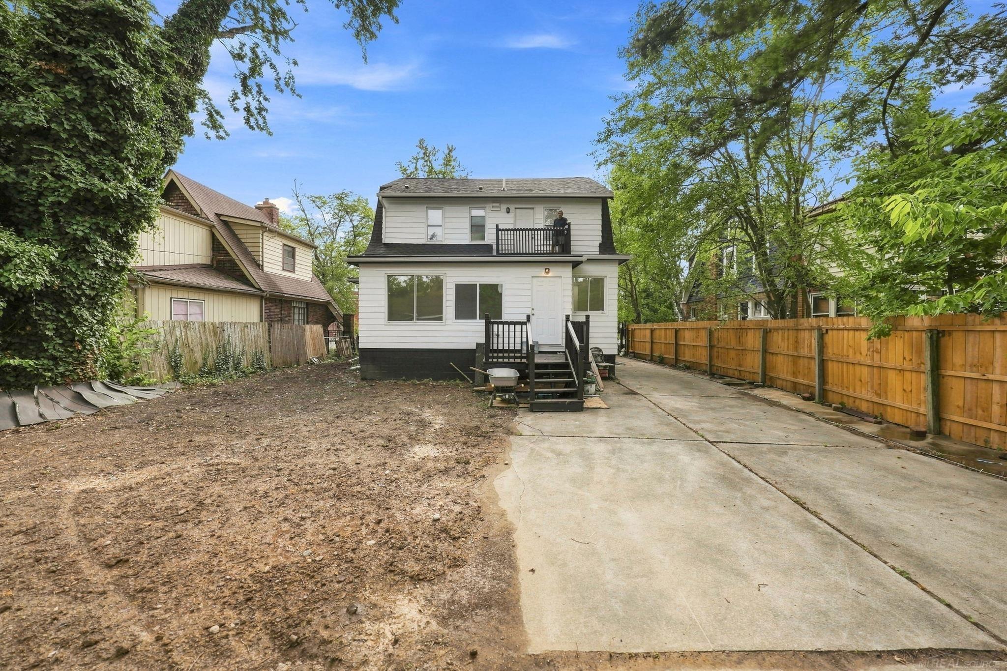 3438 Balfour Road