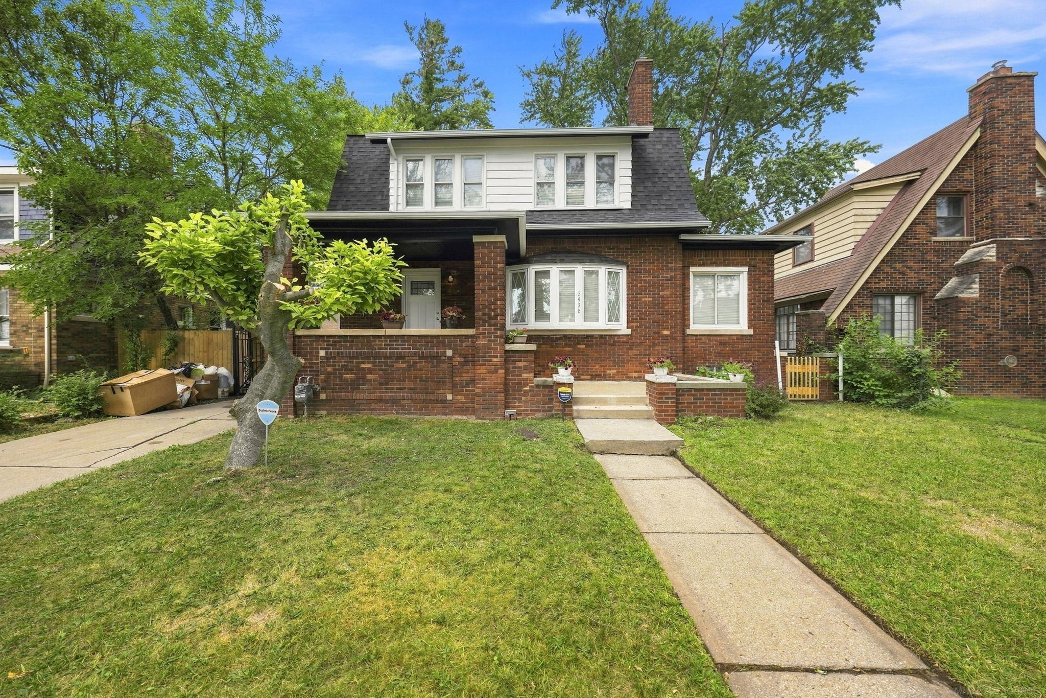 3438 Balfour Road