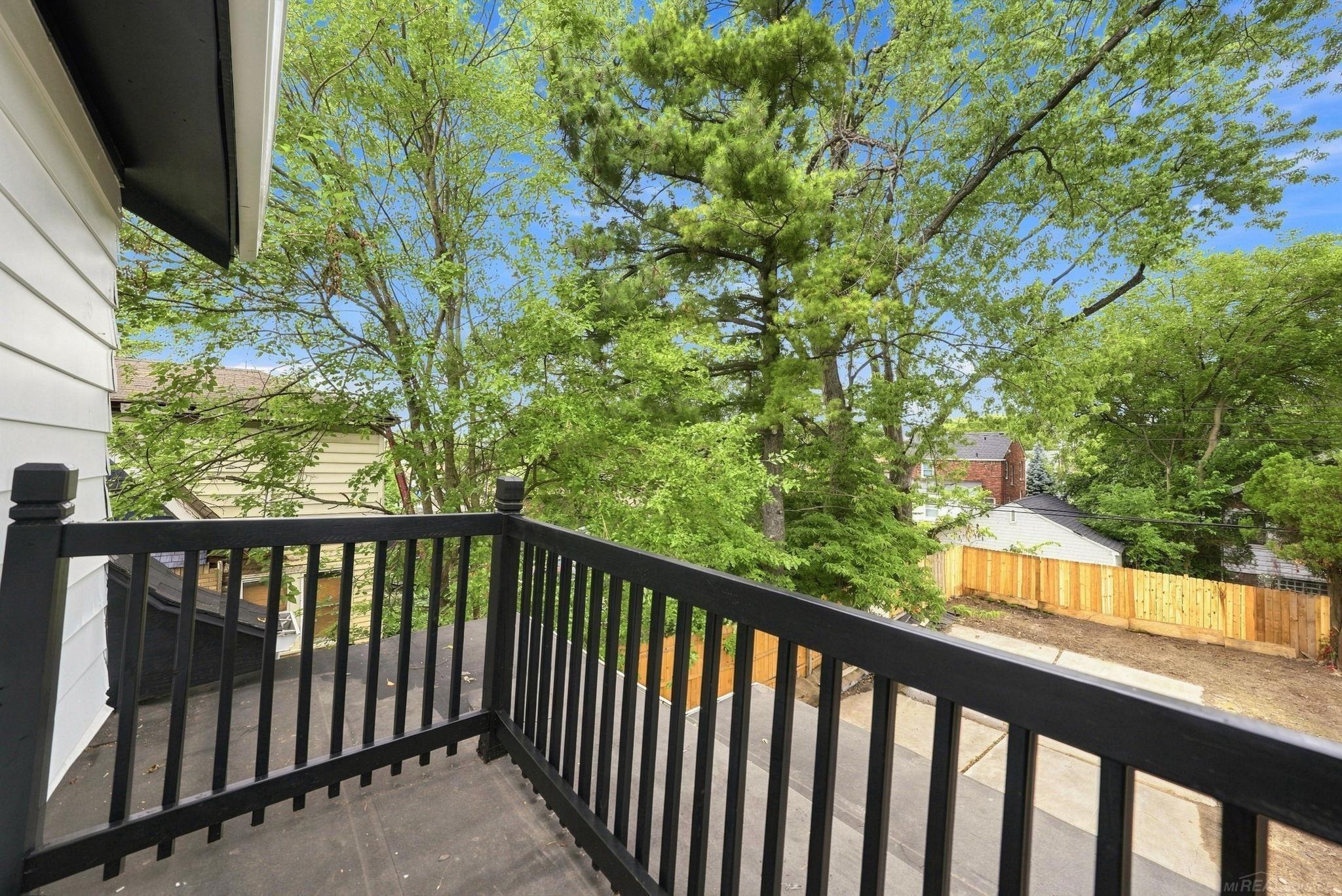 3438 Balfour Road