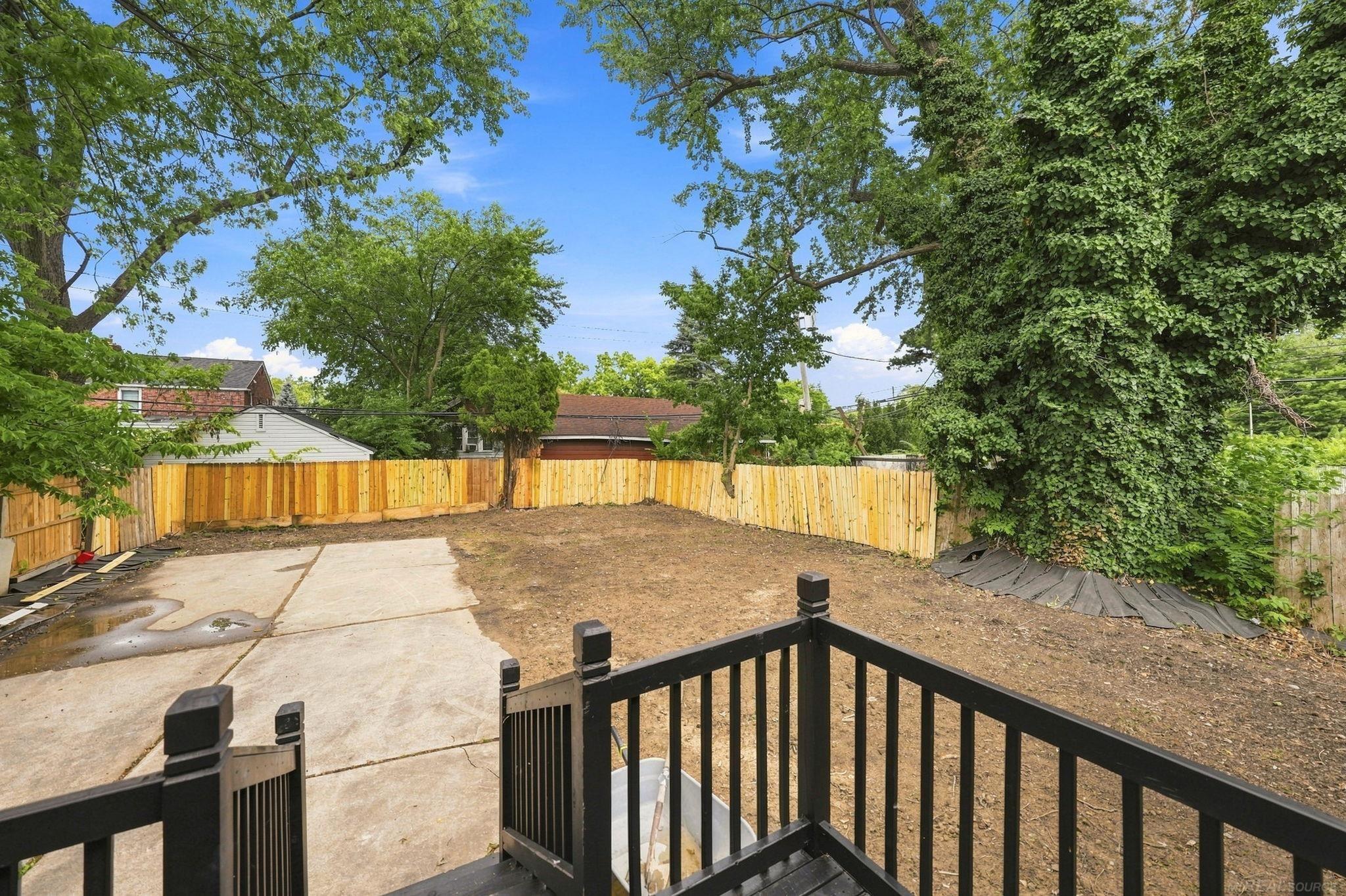 3438 Balfour Road