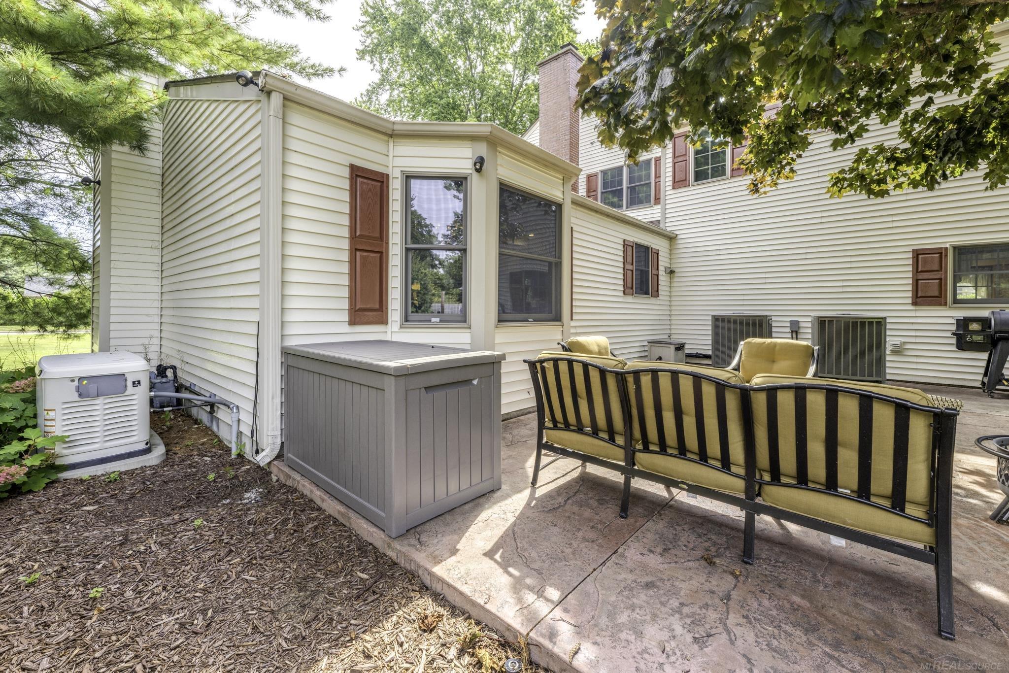 4333 Gratiot Avenue
