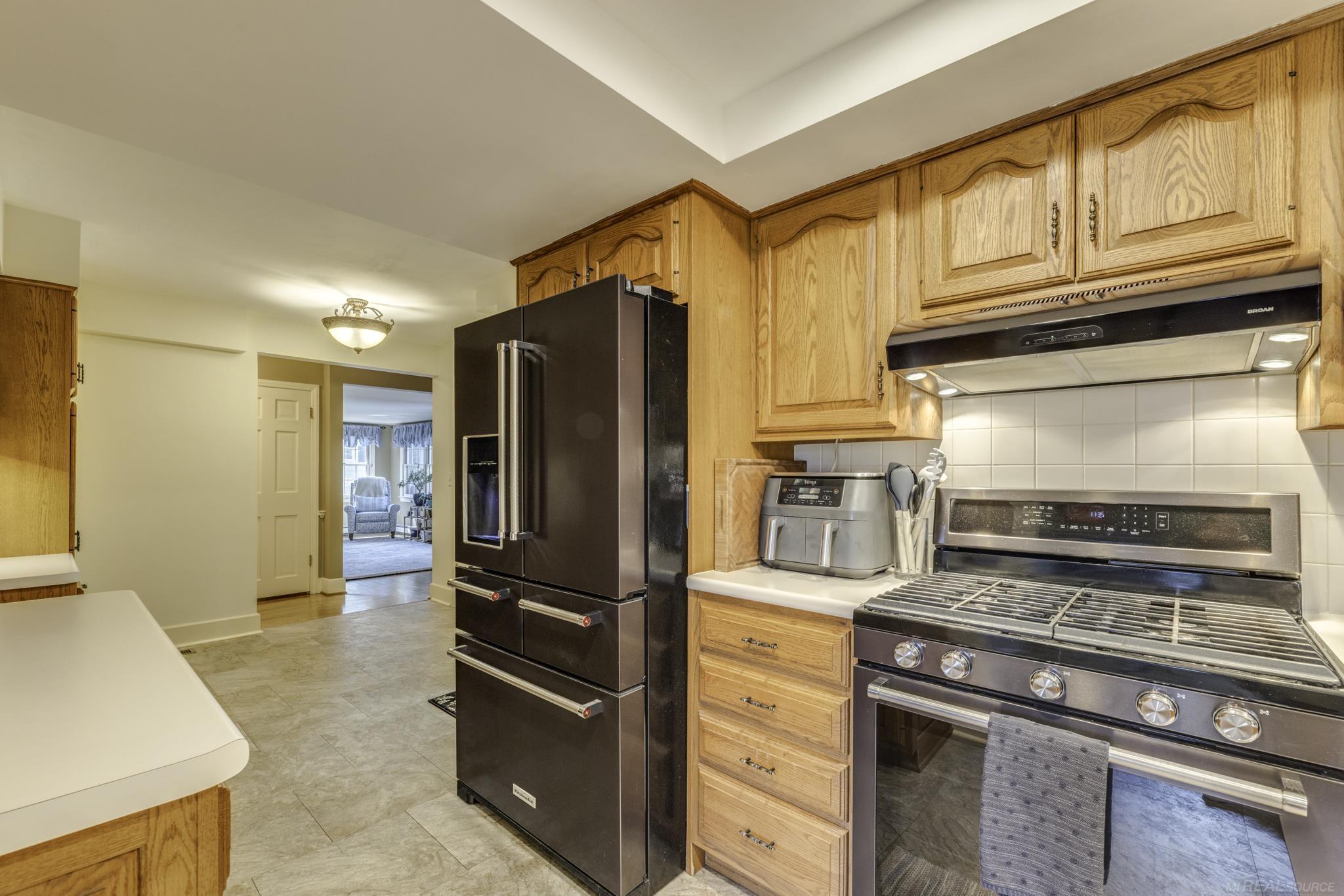4333 Gratiot Avenue