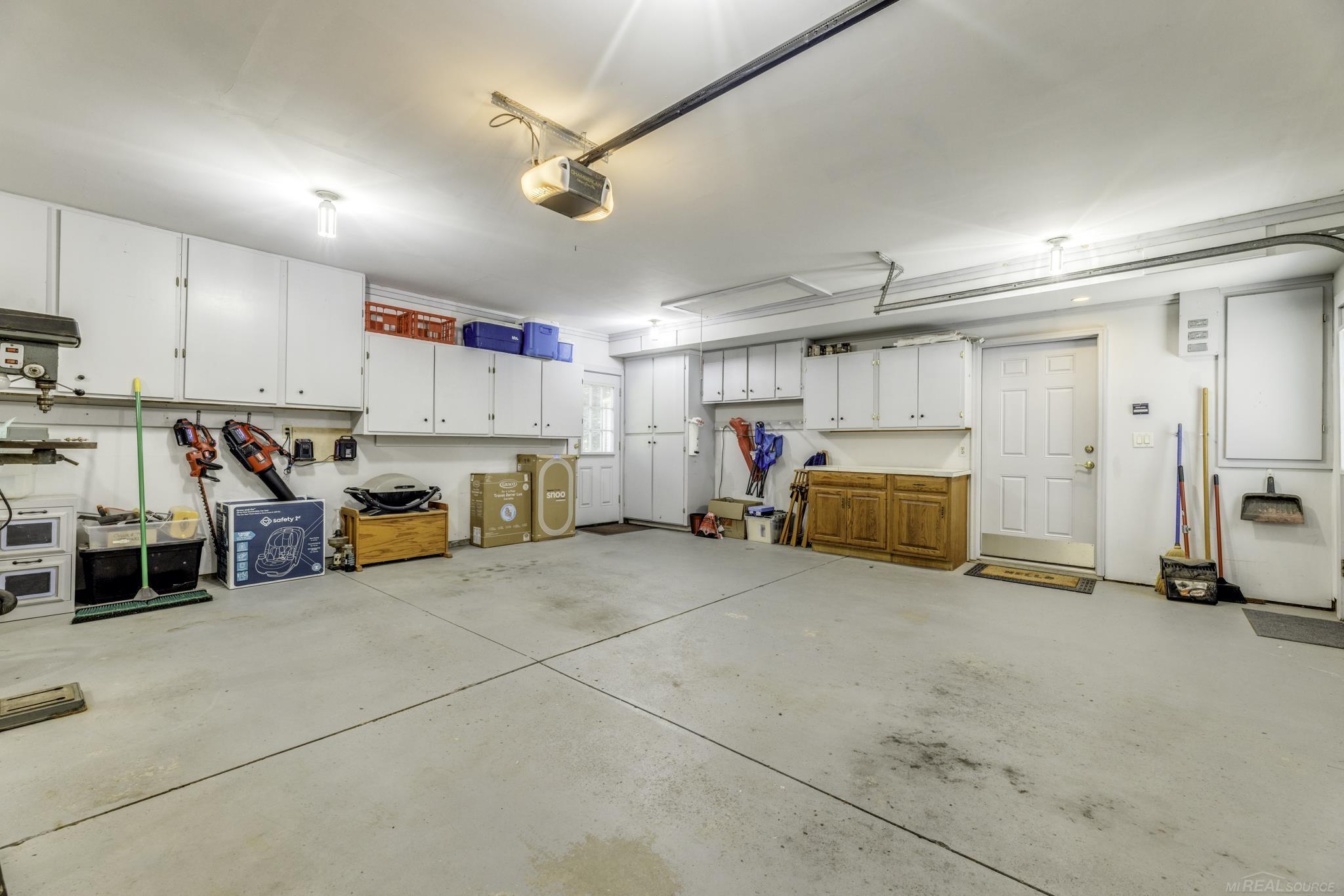 4333 Gratiot Avenue