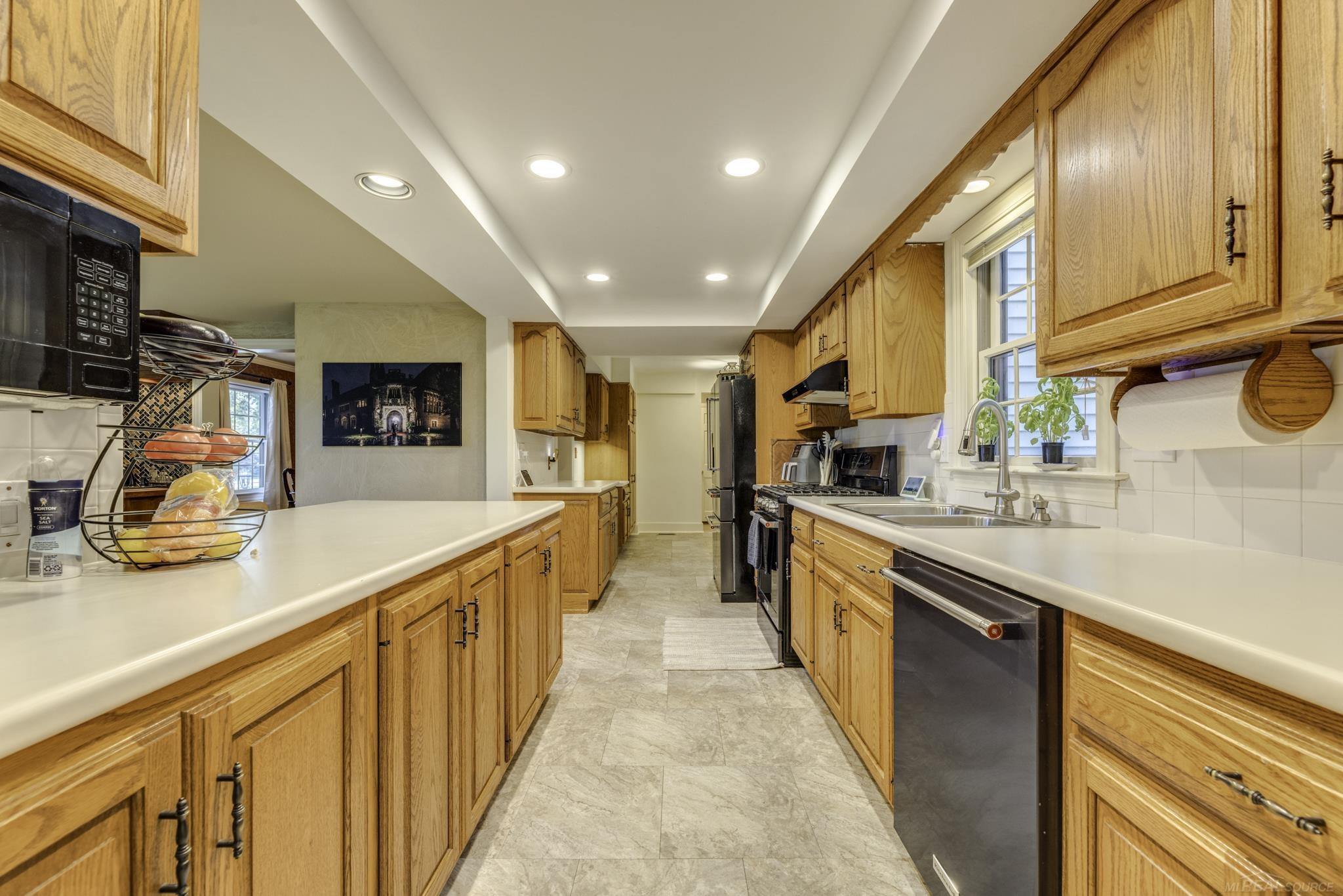 4333 Gratiot Avenue