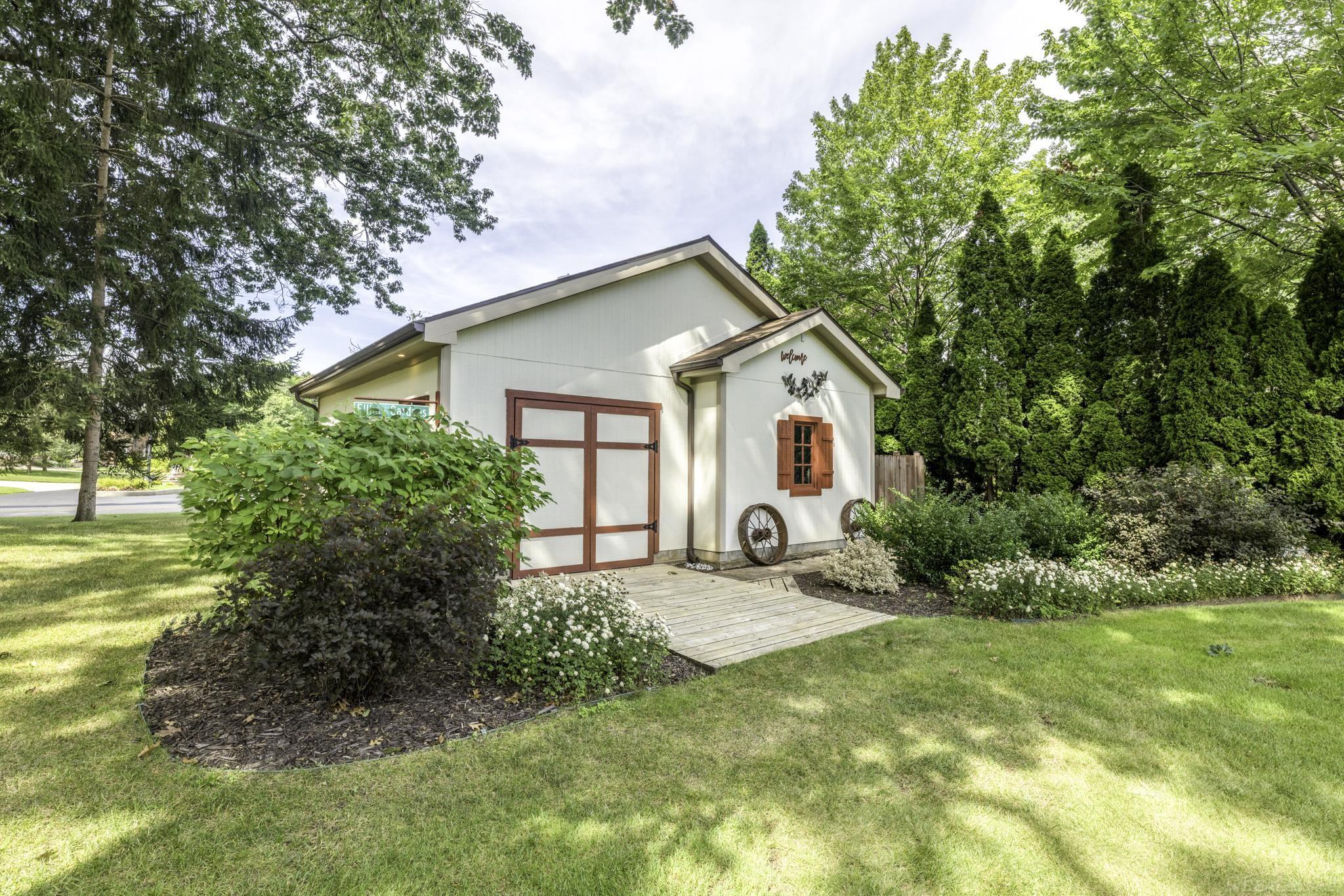 4333 Gratiot Avenue