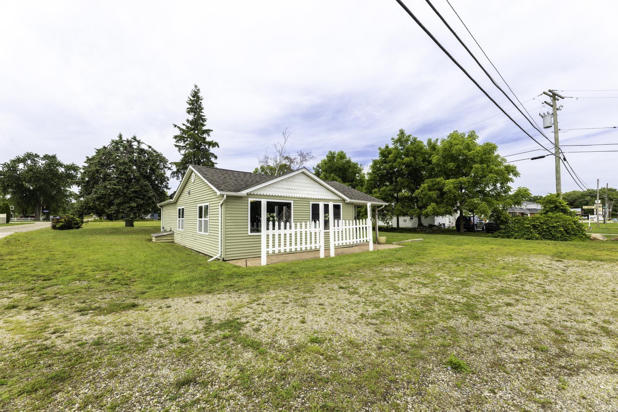 6894 Lakeshore Road