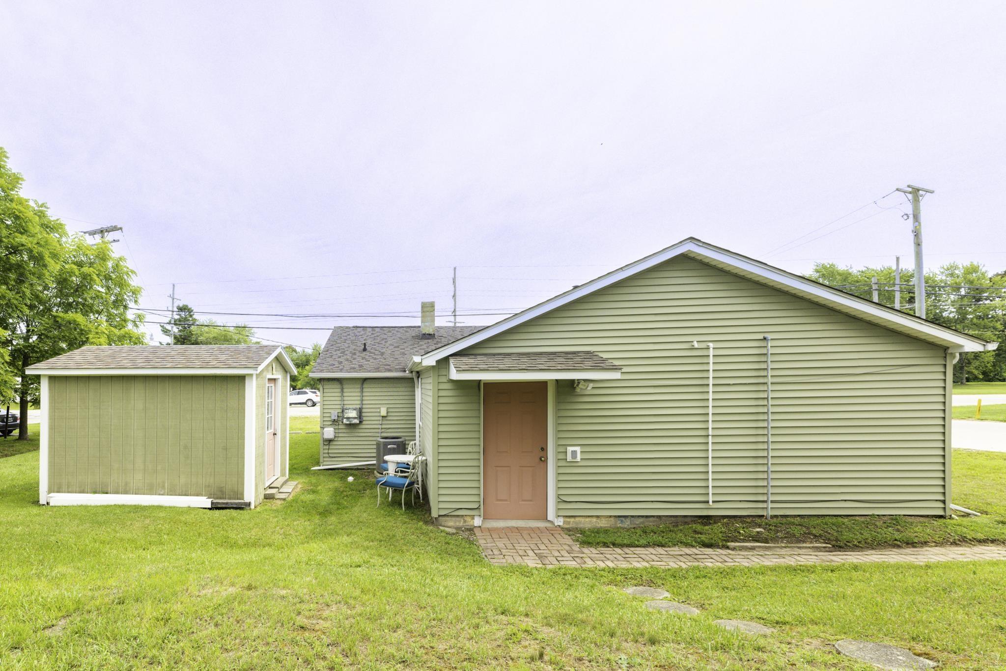6894 Lakeshore Road