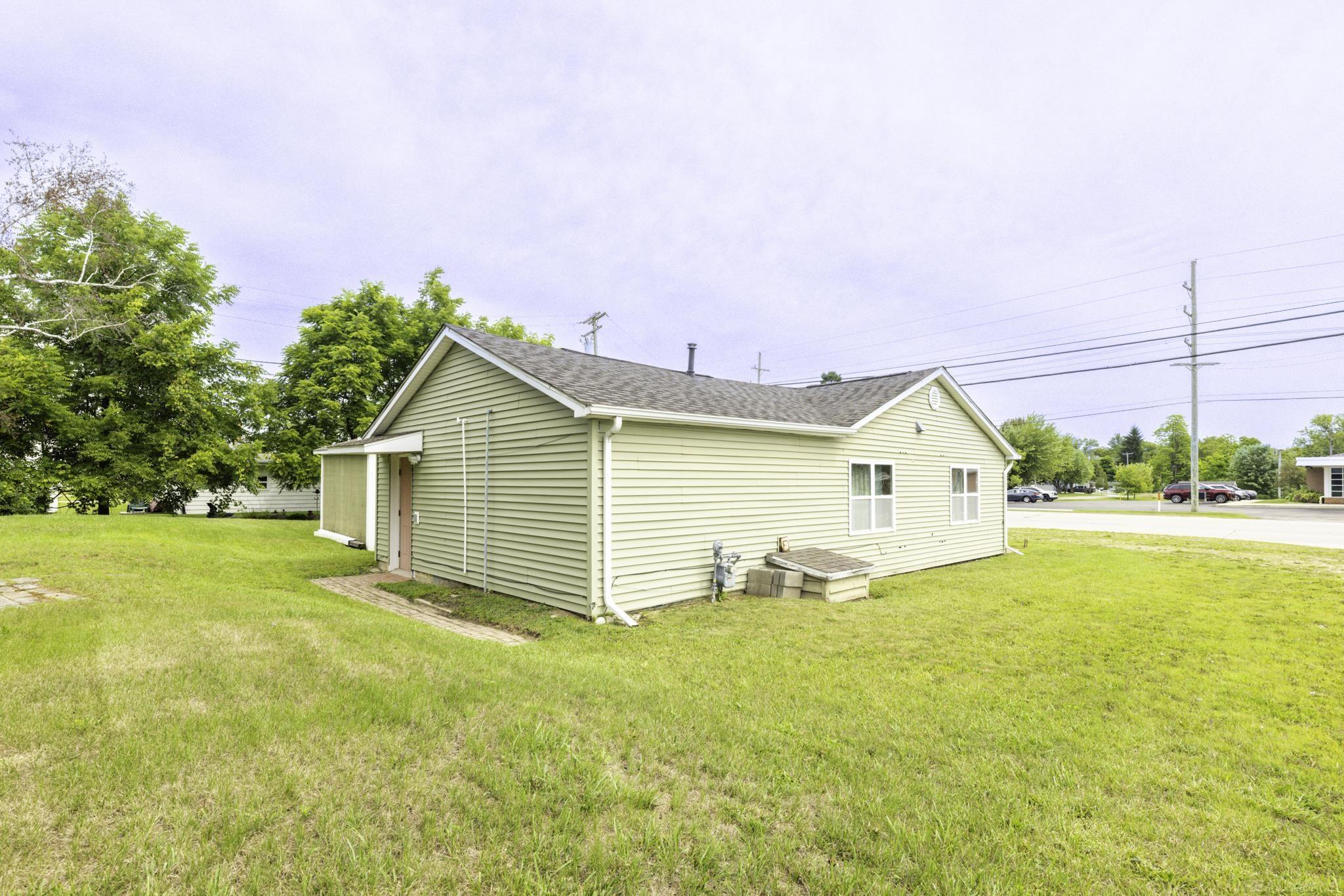 6894 Lakeshore Road