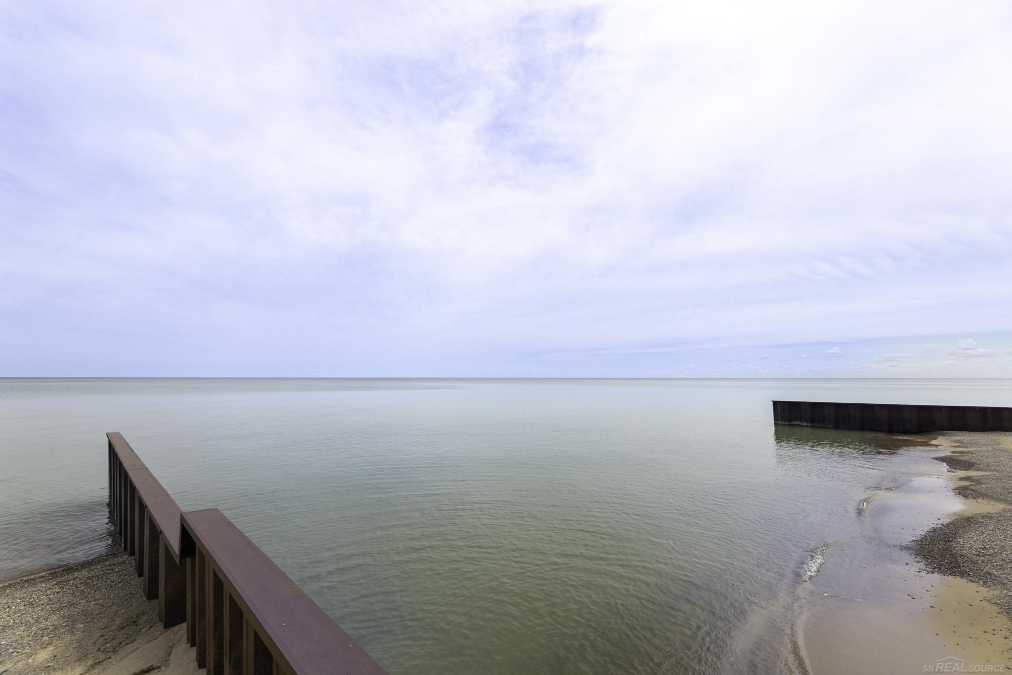 6894 Lakeshore Road