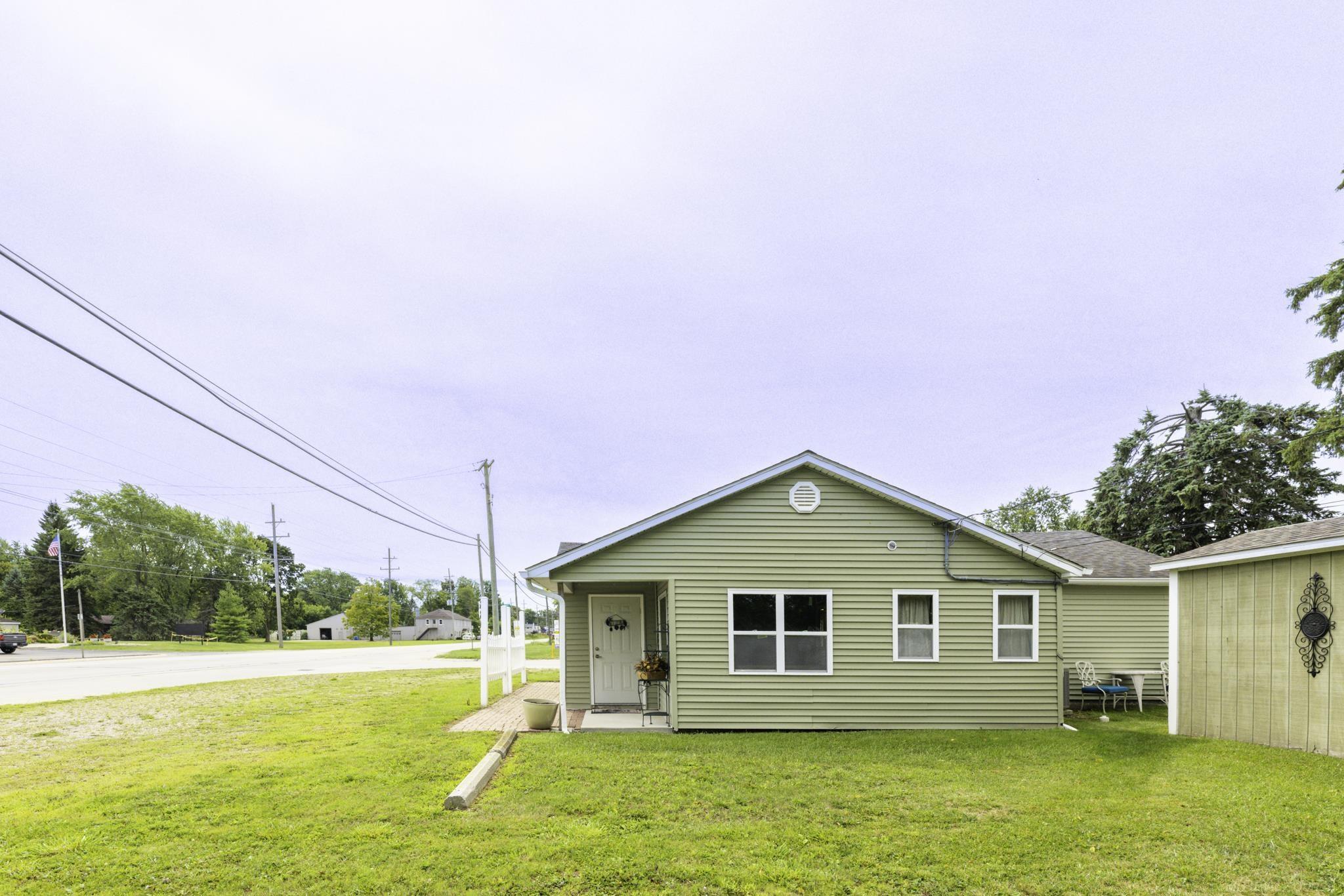 6894 Lakeshore Road