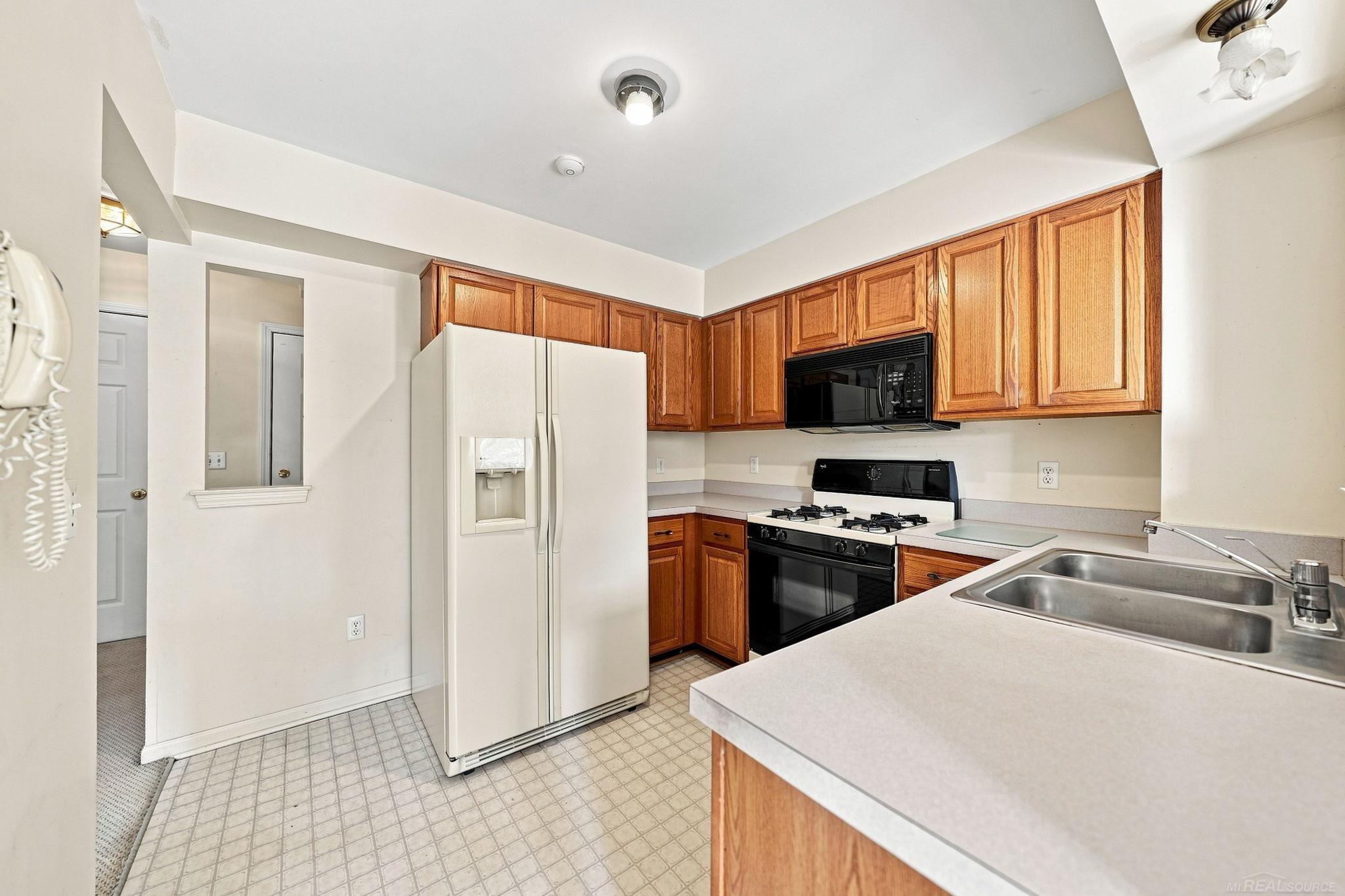 4083 W Hunters Circle