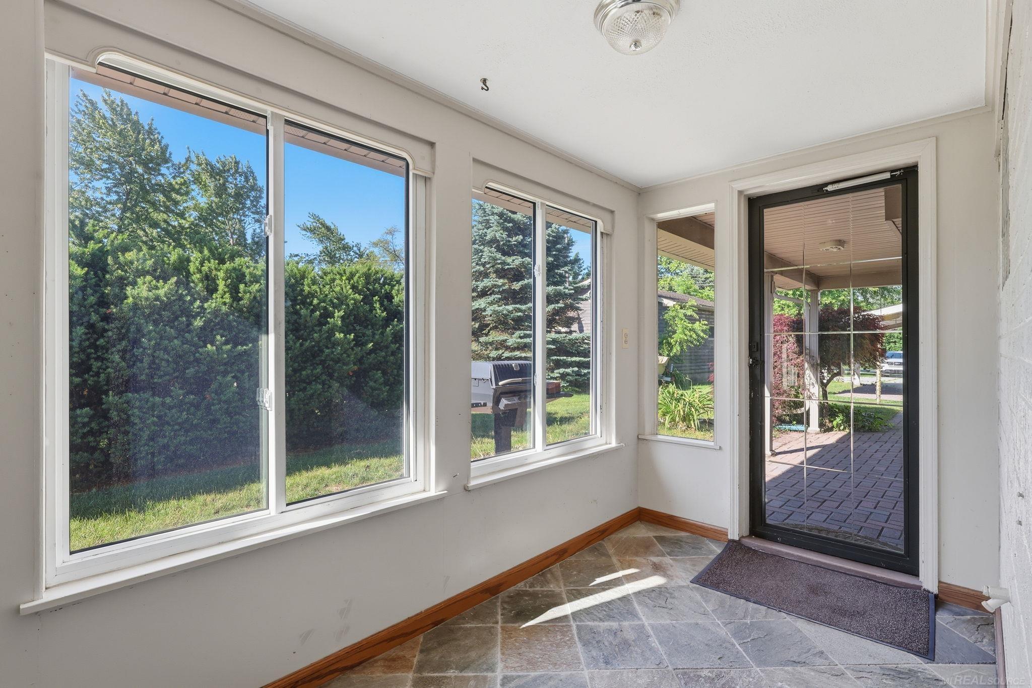 3549 River Road Road