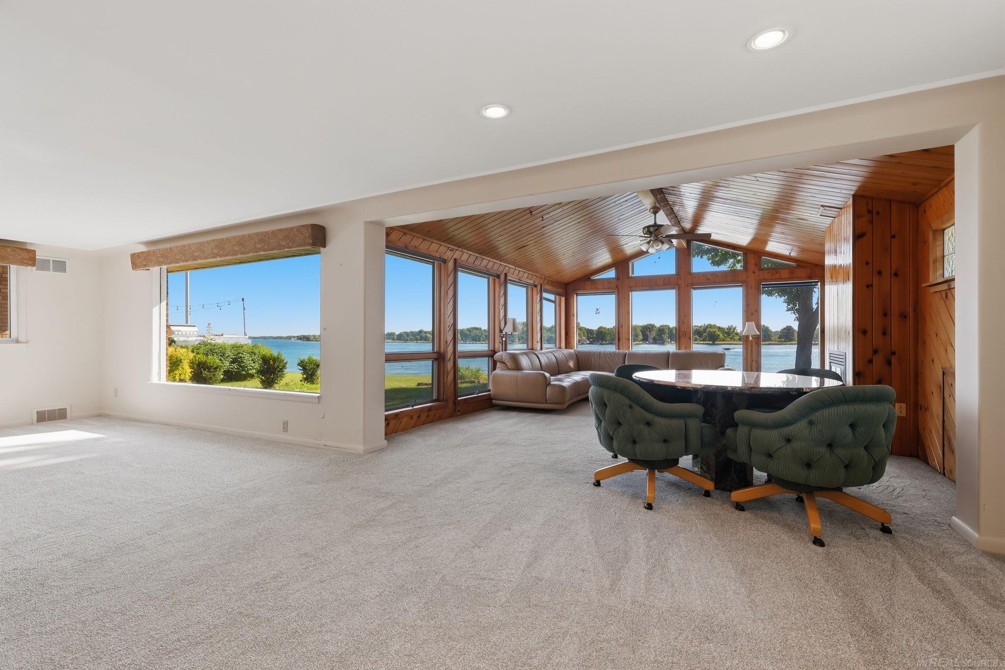 3549 River Road Road
