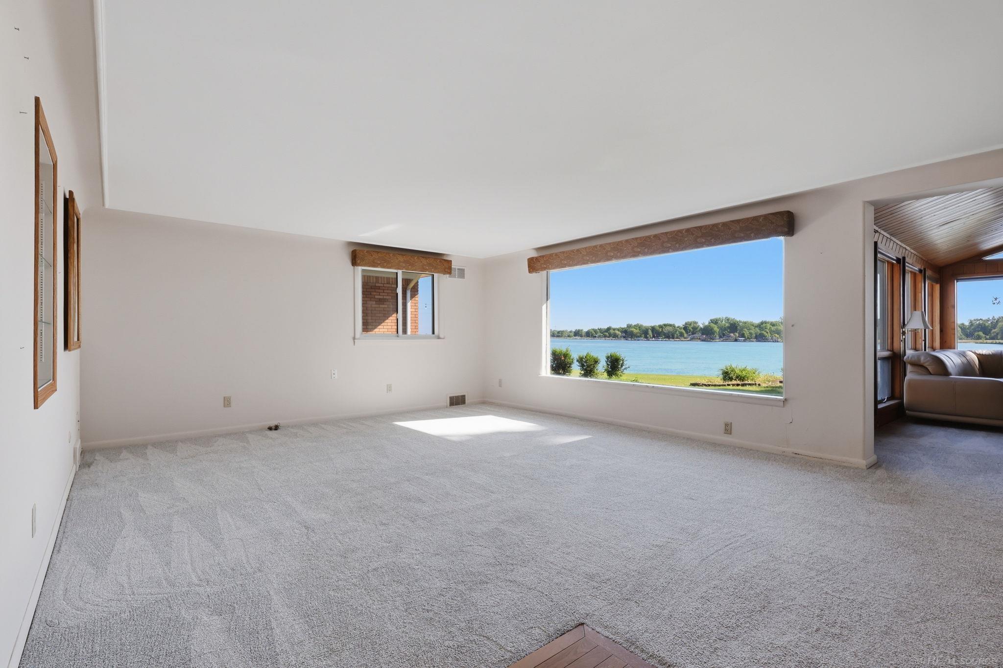 3549 River Road Road