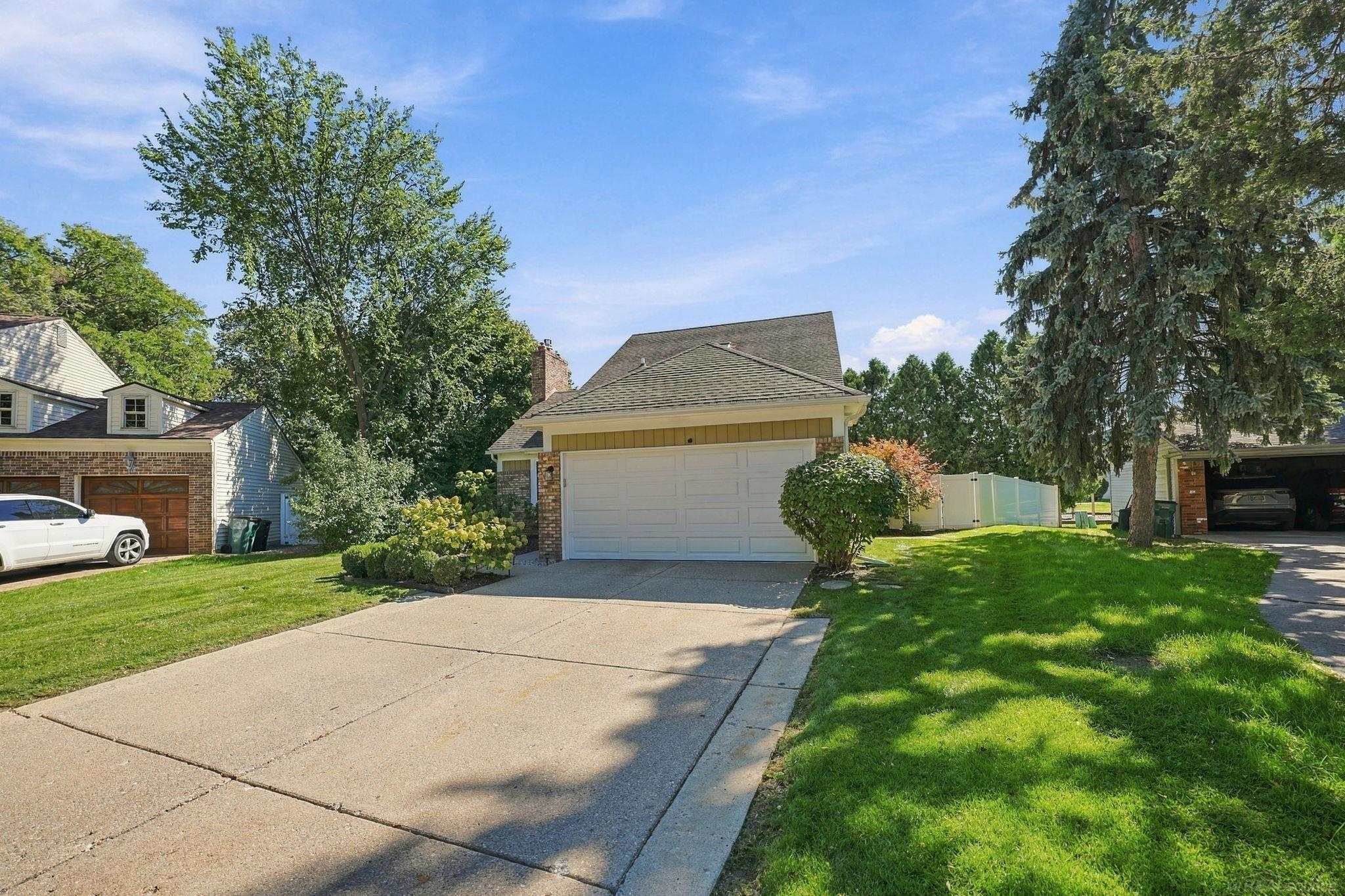1699 Hanley Court