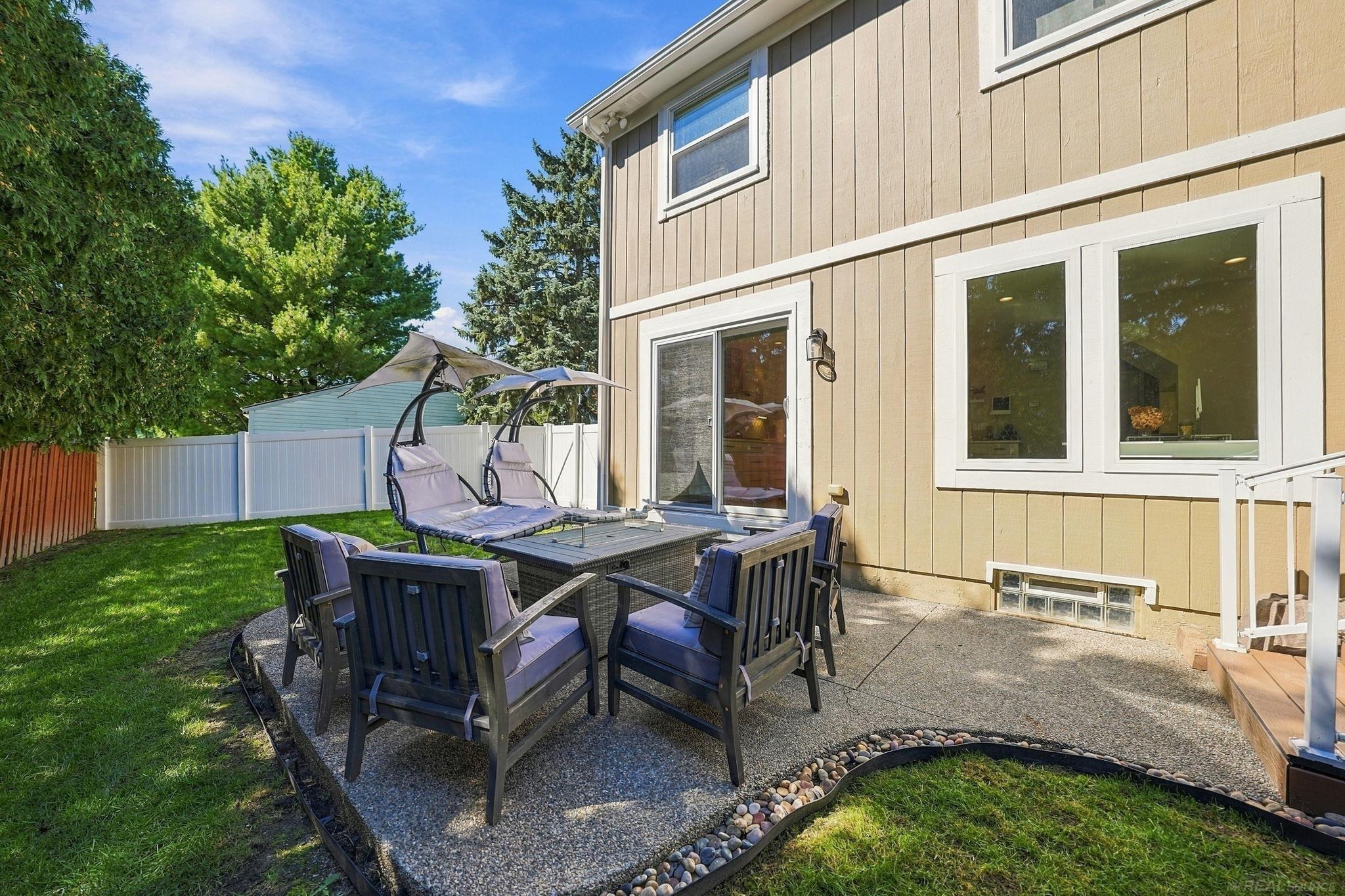 1699 Hanley Court