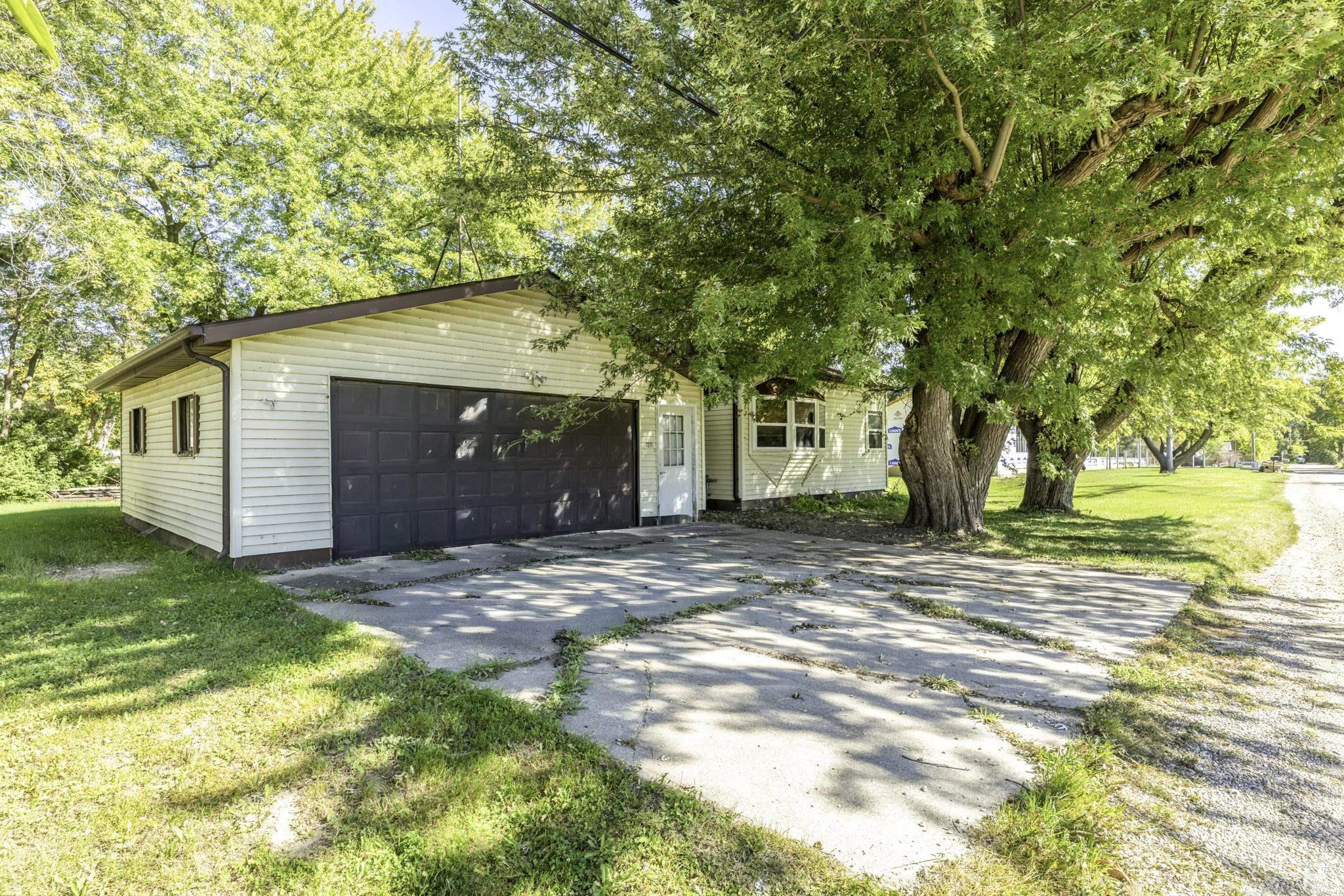 7271 Yale Road