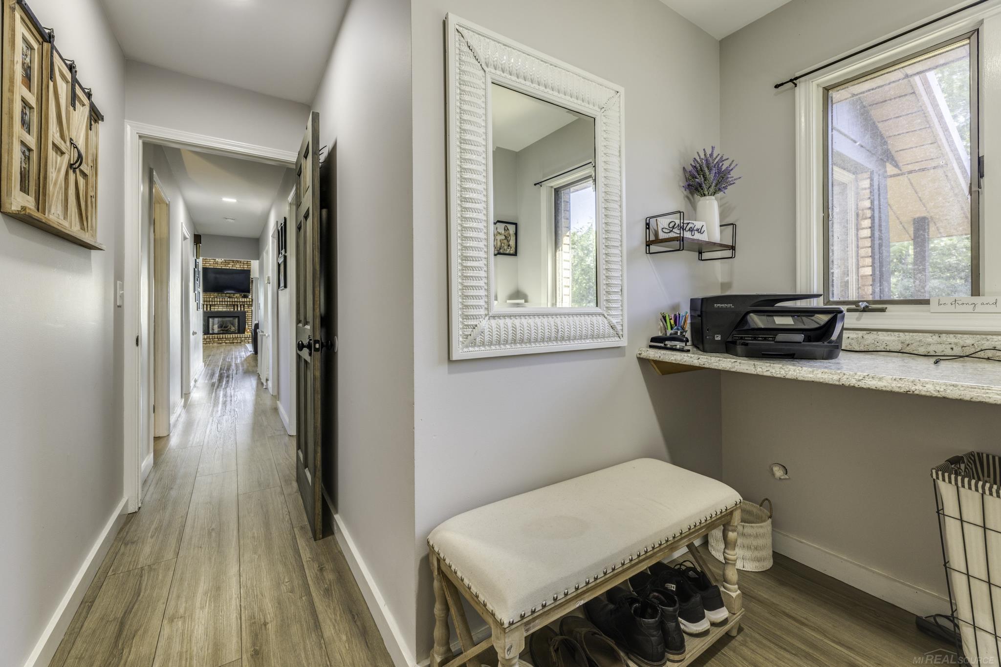 8915 Lakeshore Road