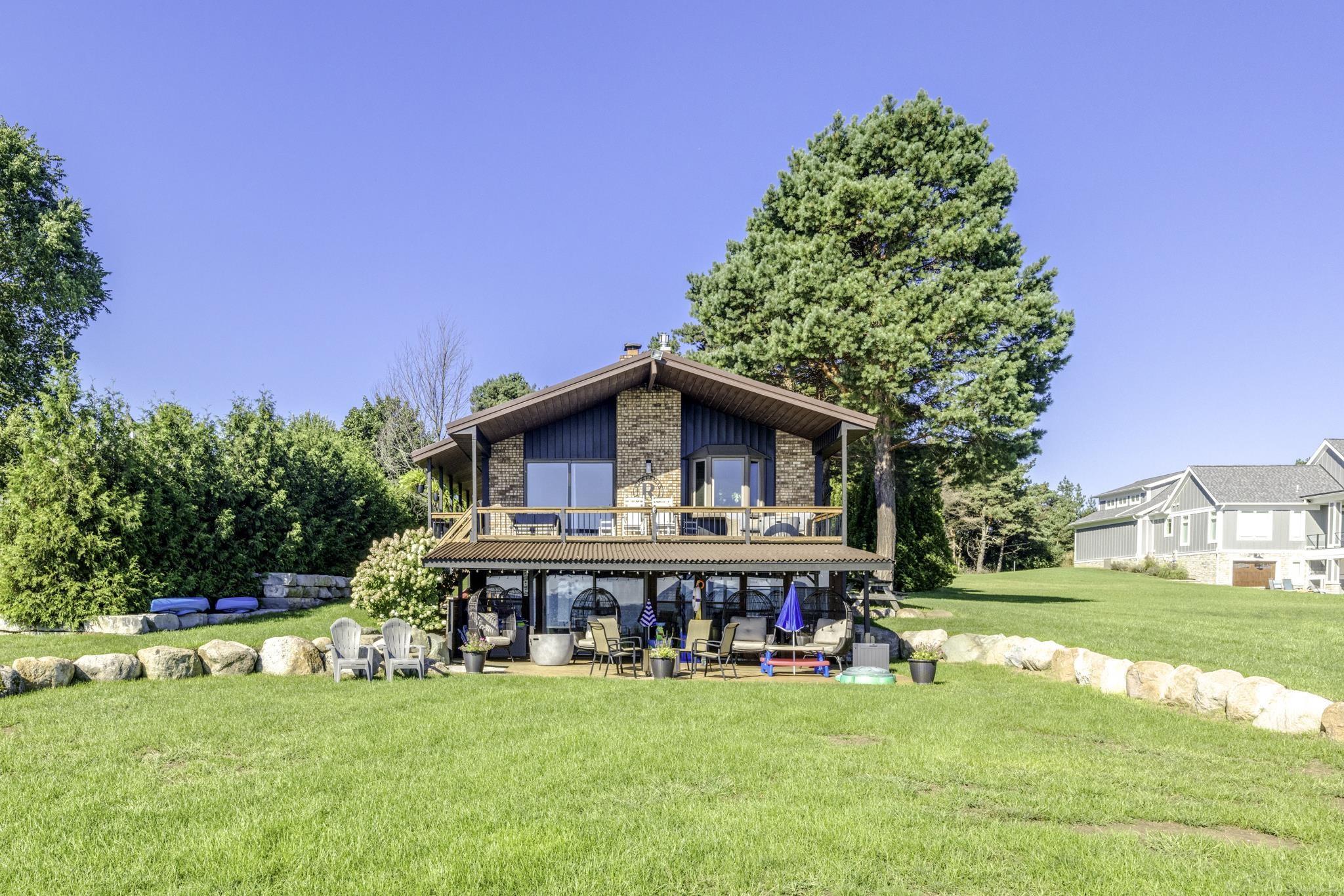 8915 Lakeshore Road