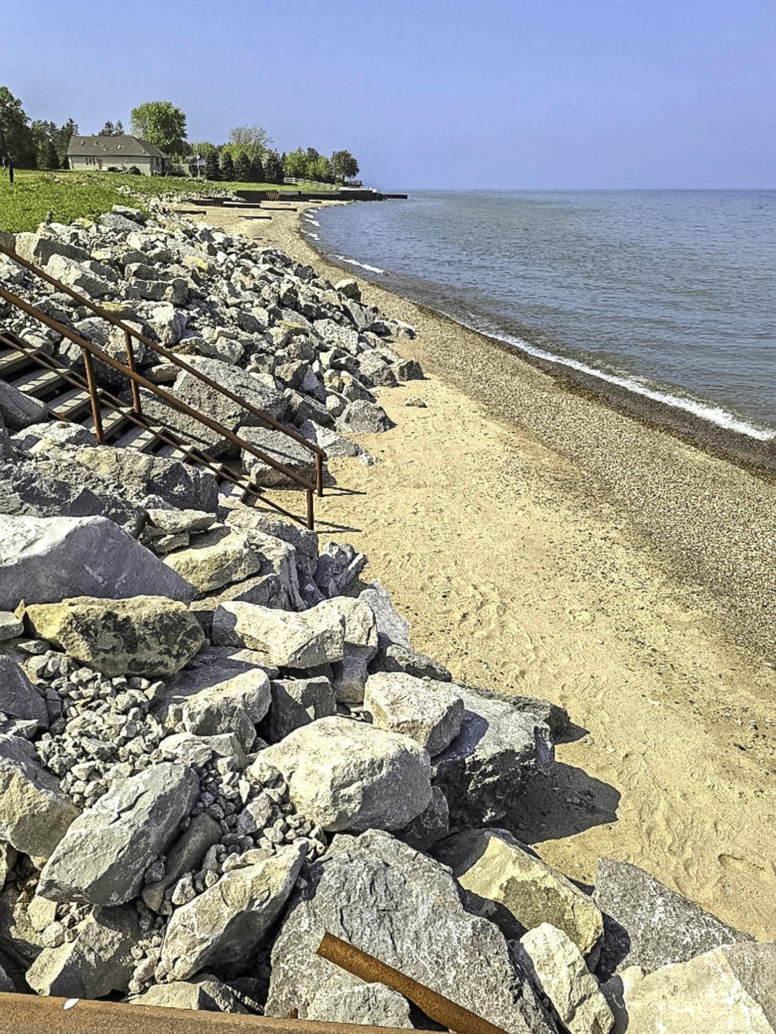 8915 Lakeshore Road