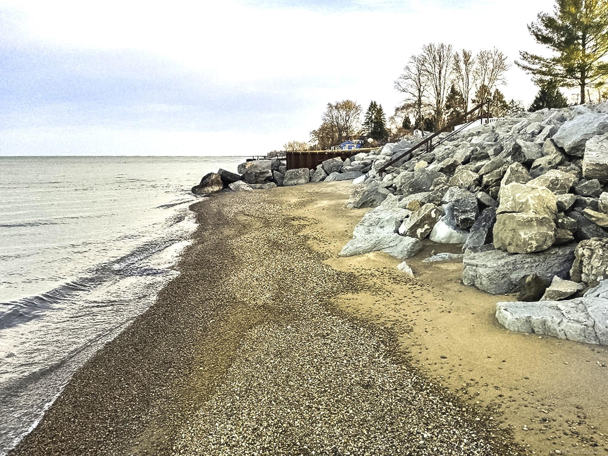 8915 Lakeshore Road